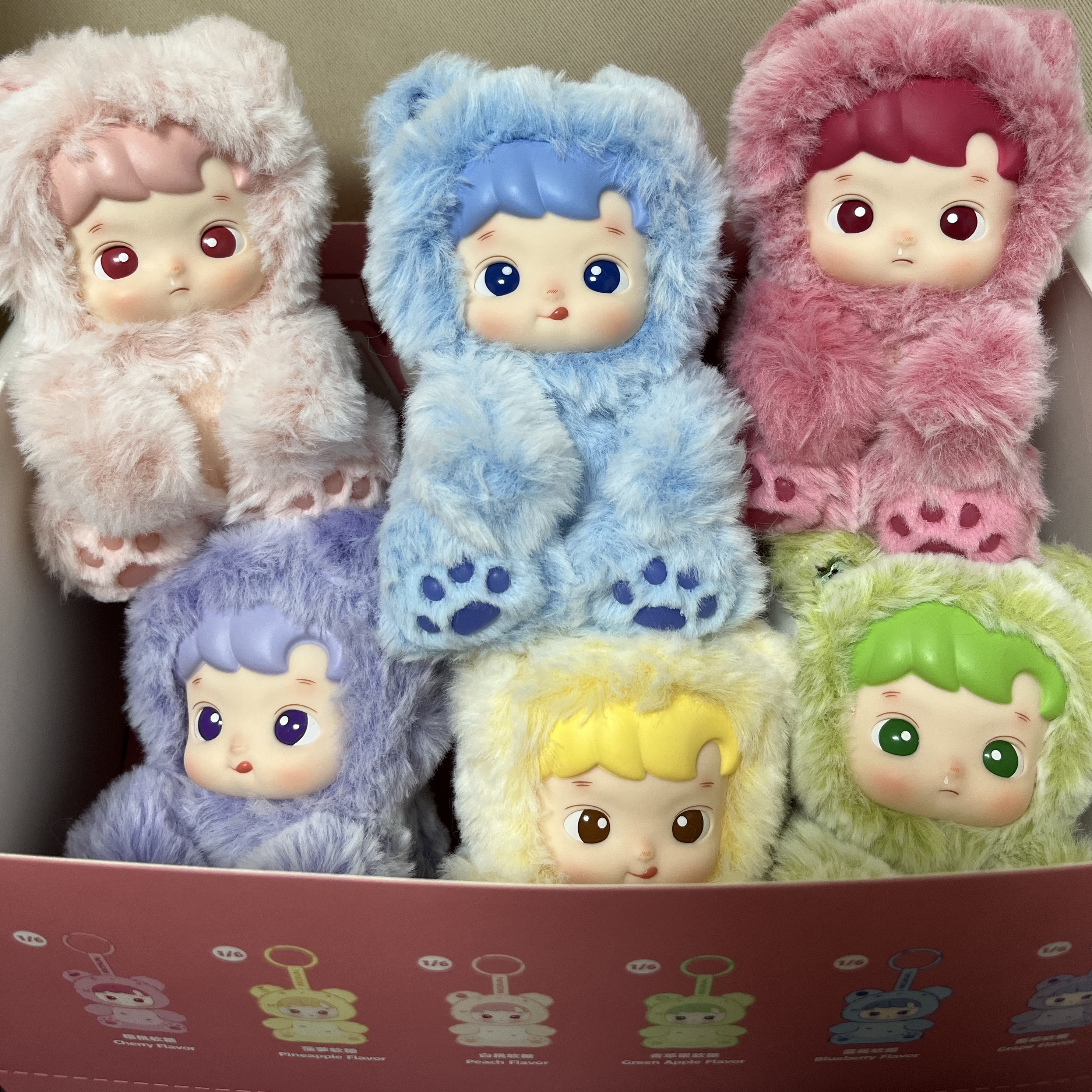 Pop Mart Hacipupu Gummy Bear Series Vinyl Plush Pendant (6 Blind Boxes), Pop Mart Hacipupu Gummy Bear Series Vinyl Plush Pendant (1 Blind Box) 착용 스타일