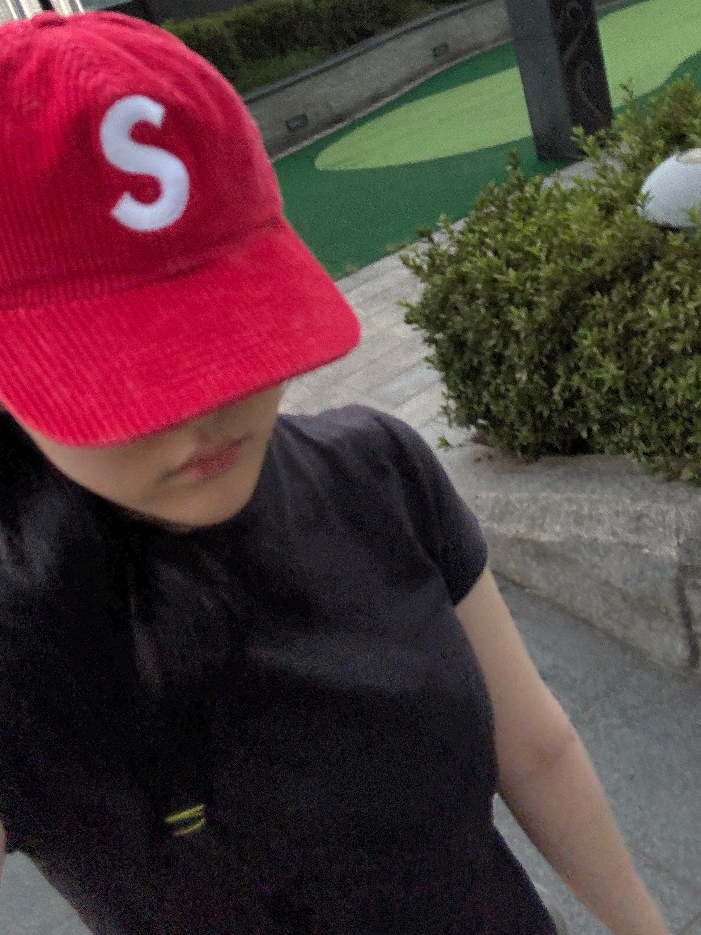 Supreme Corduroy S Logo 6-Panel Bright Red - 24FW 착용 스타일 - 1
