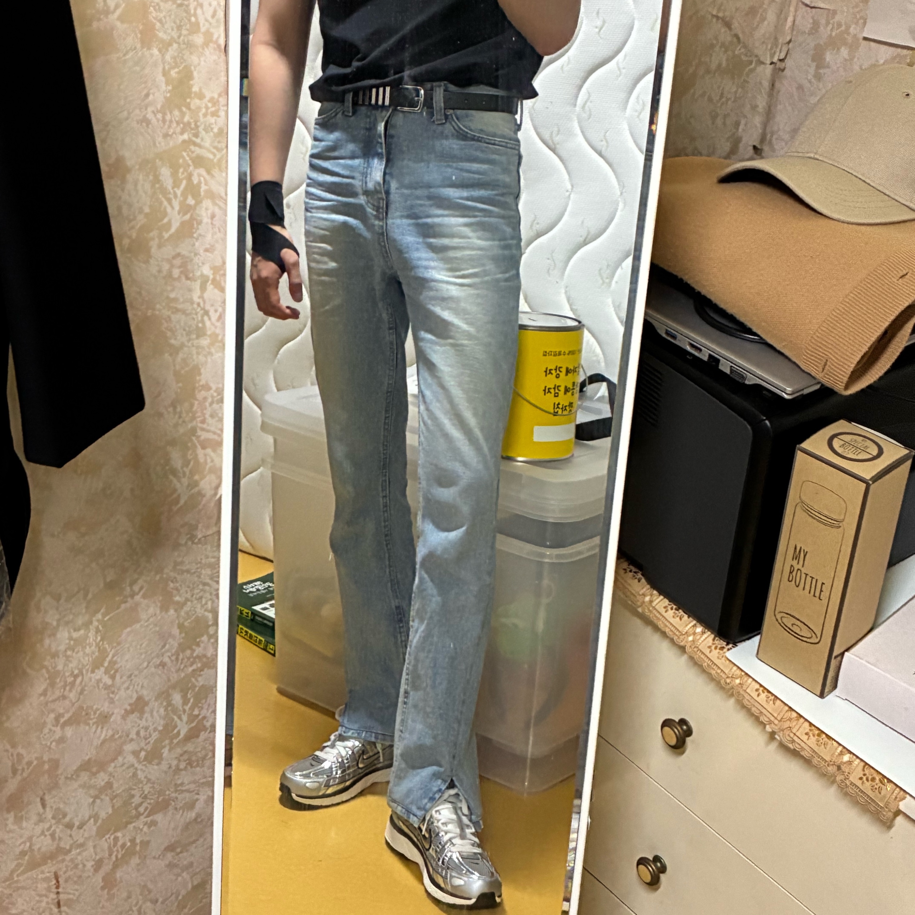 Nike P-6000 Metallic Silver 착용 스타일