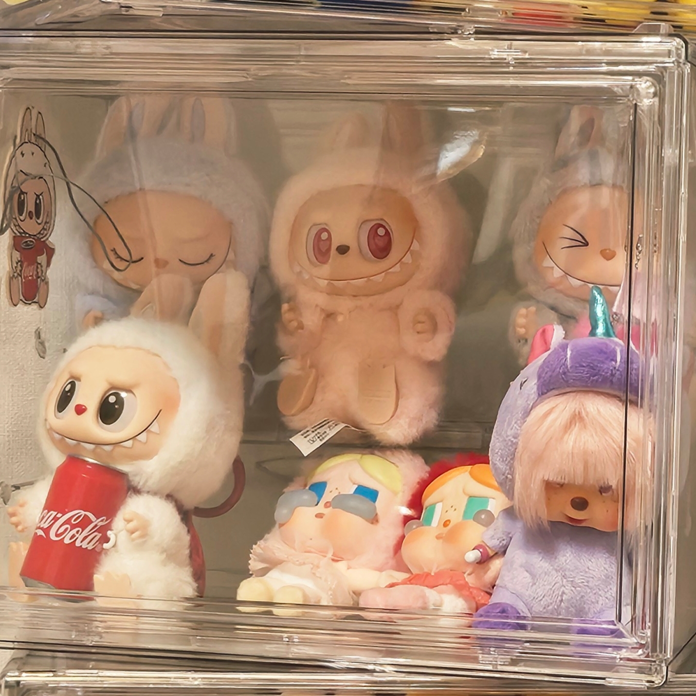 Pop Mart Labubu Coca Cola Series Happy Factor Keyring (Opened Case), Pop Mart Labubu Let's Play Together Doll Series Hehe Keyring (Opened Case) 착용 스타일