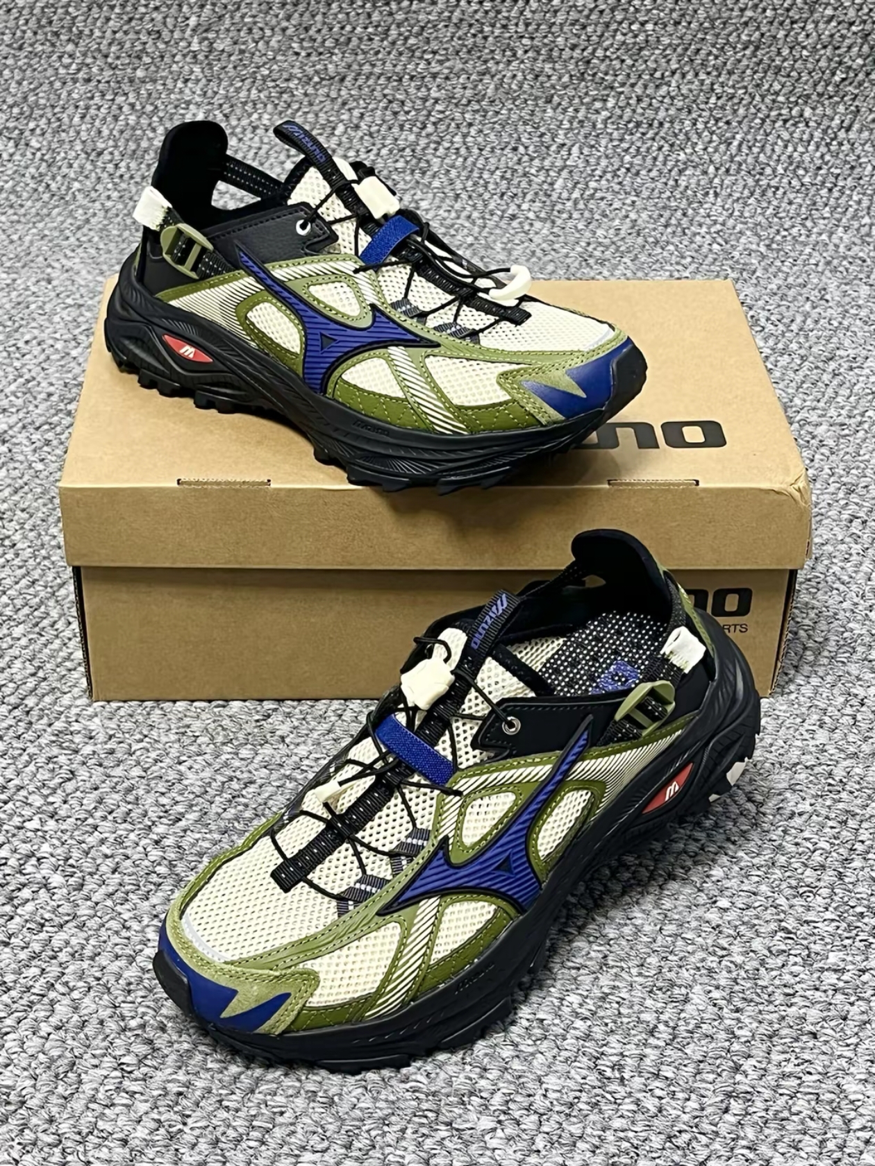 Mizuno Racer Trail SE Khaki, Mizuno Racer Trail SE Silver Grey 착용 스타일 - 5