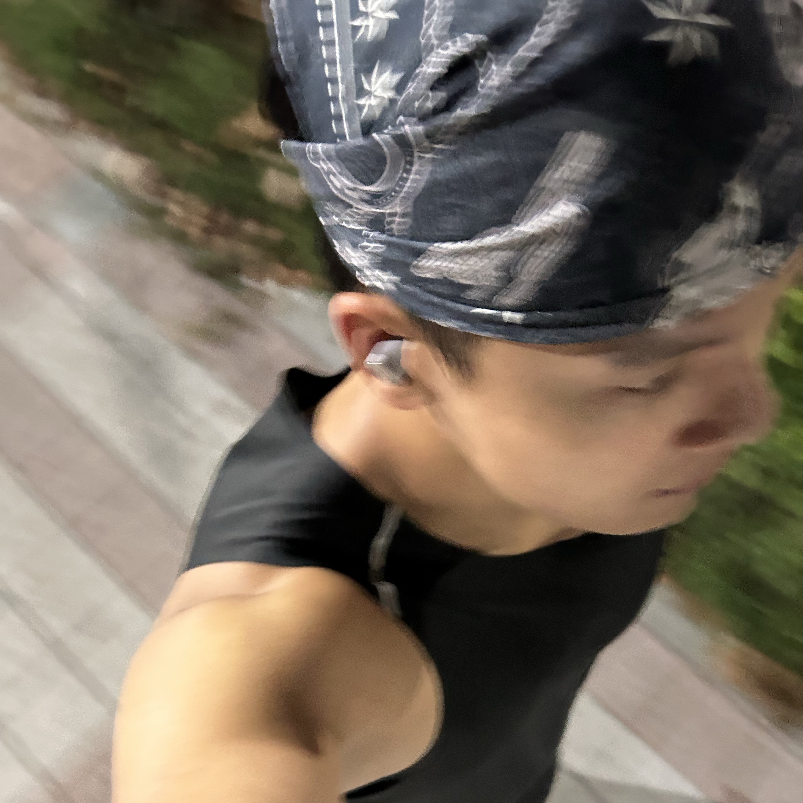 Thevinylhouse Tvh Western Pattern Bandana Navy 착용 스타일