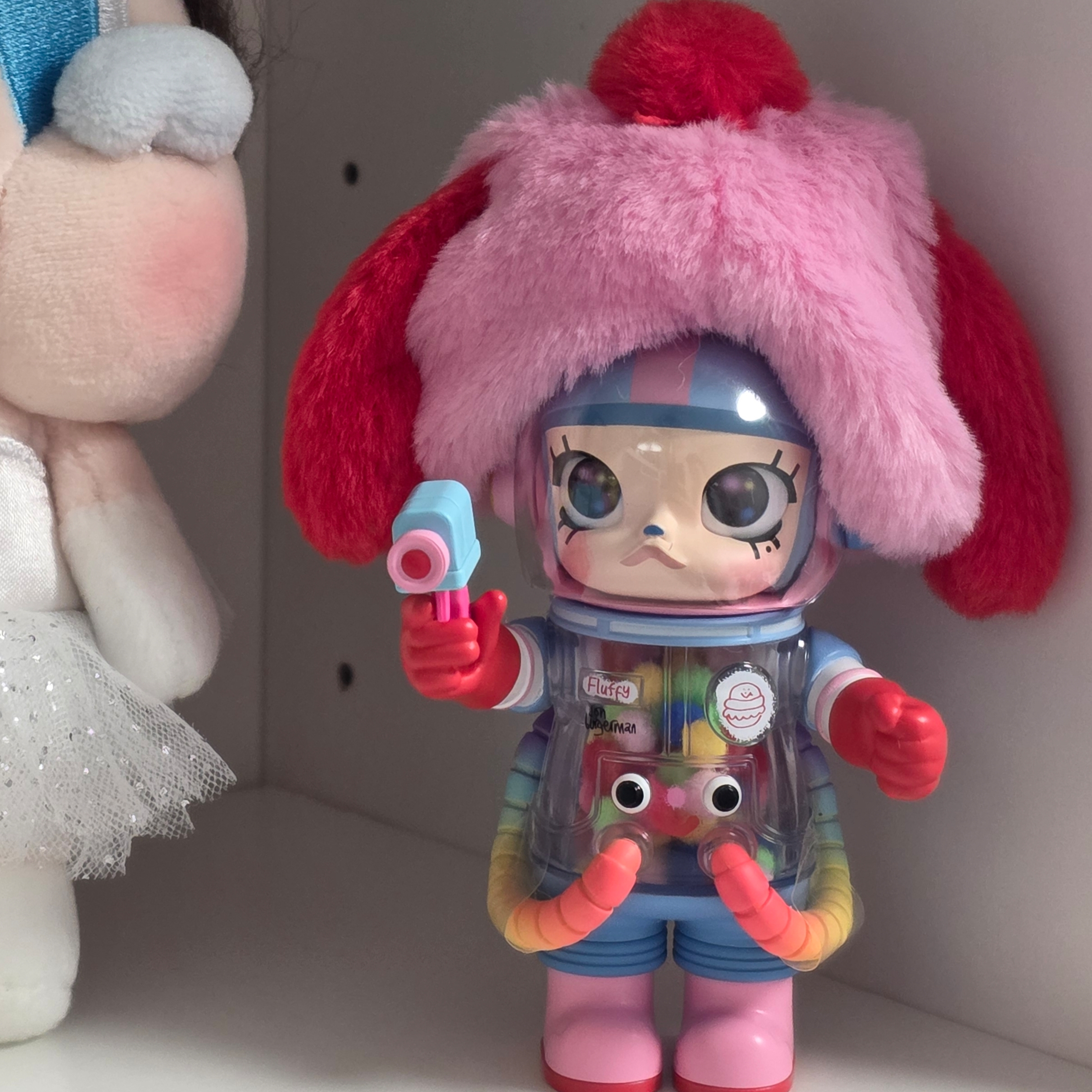 Pop Mart Mega Space Molly 100% Series4 Jon Burgerman (Opened Case) 착용 스타일