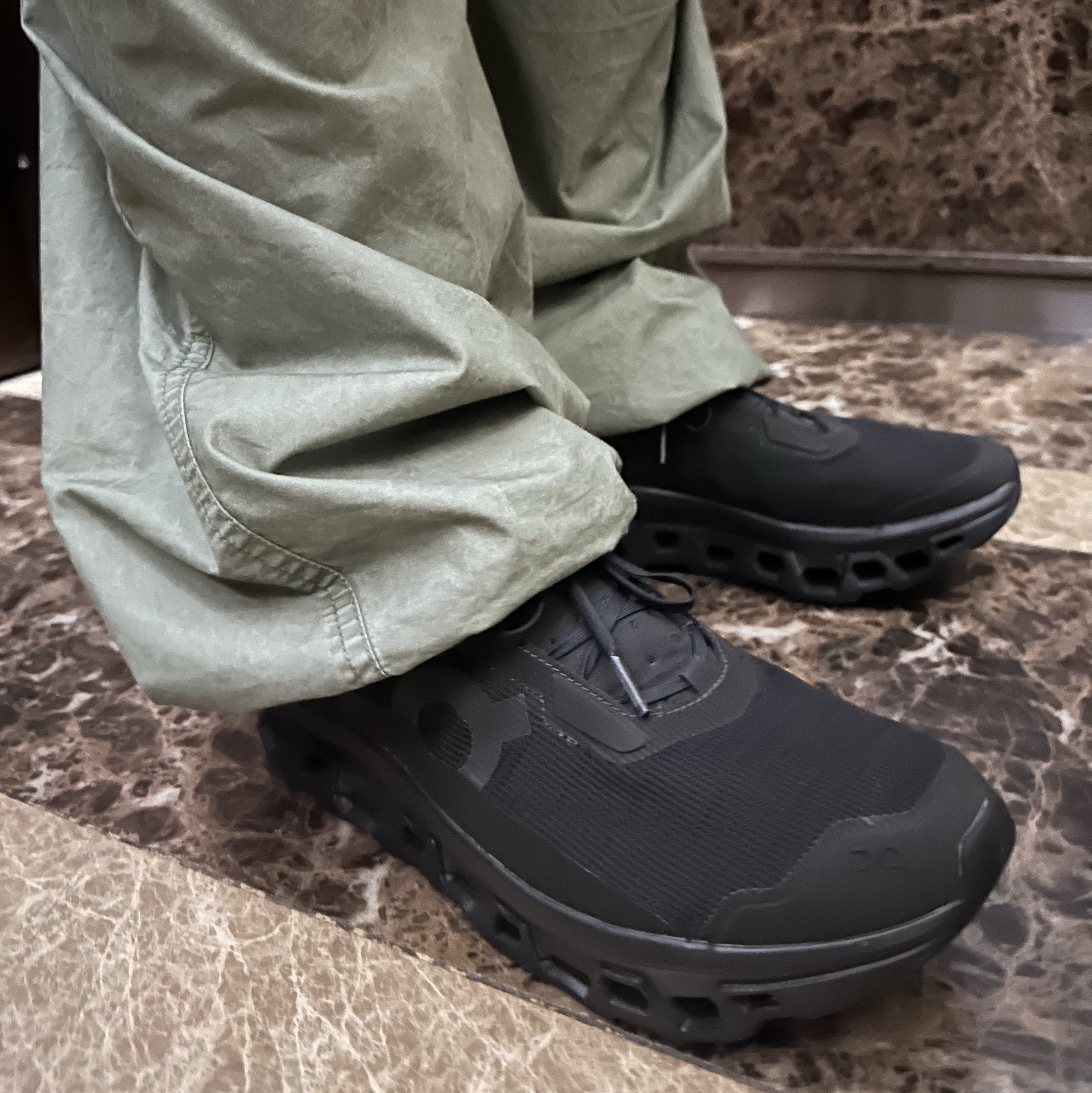 Stussy Stock Low Pro Cap Black, Obey Giant Cargo Pants Lichen Green 착용 스타일 - 4