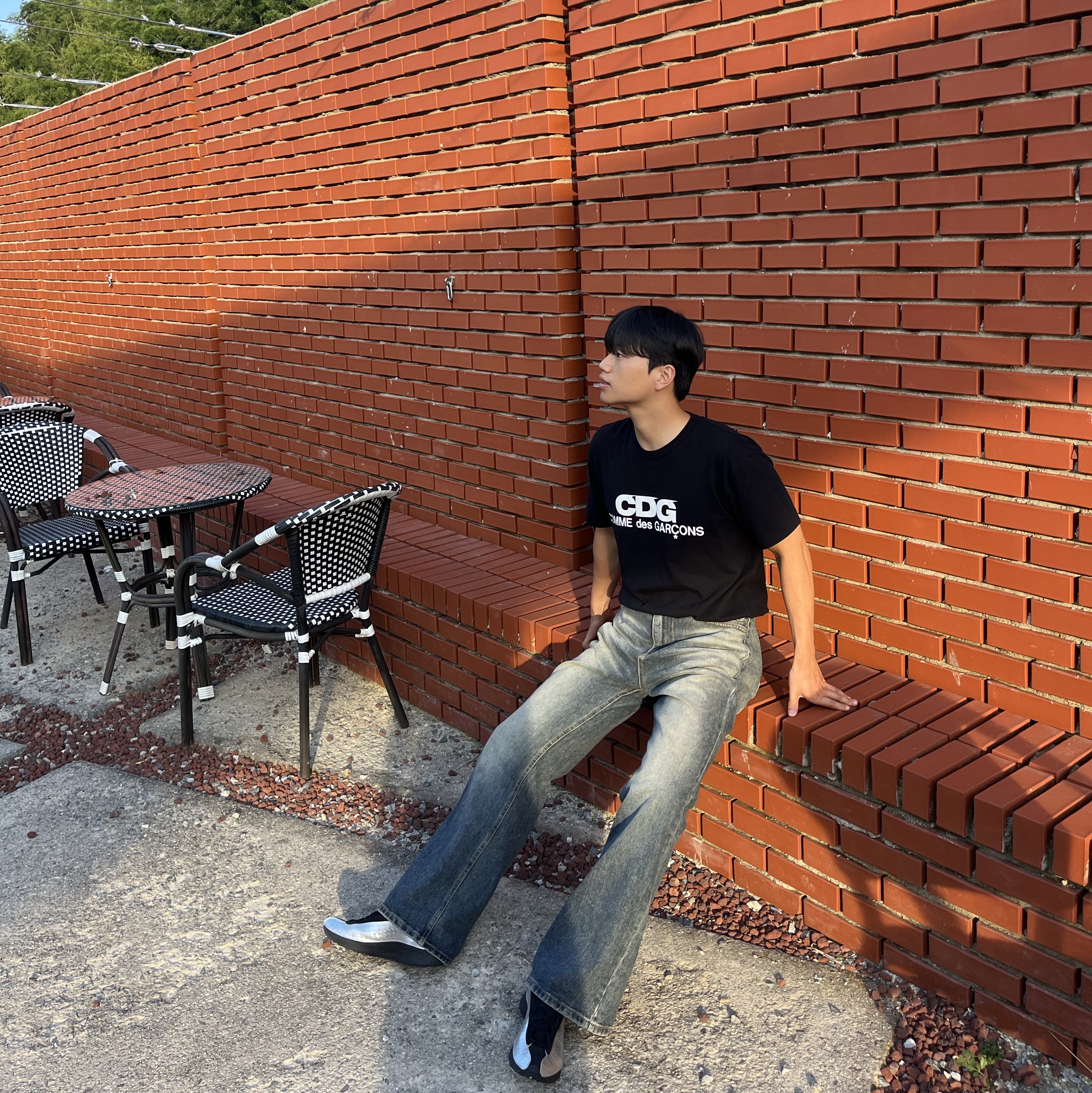 (W) Nike Air Superfly Metallic Silver and Black, CDG Logo T-Shirt Black 착용 스타일