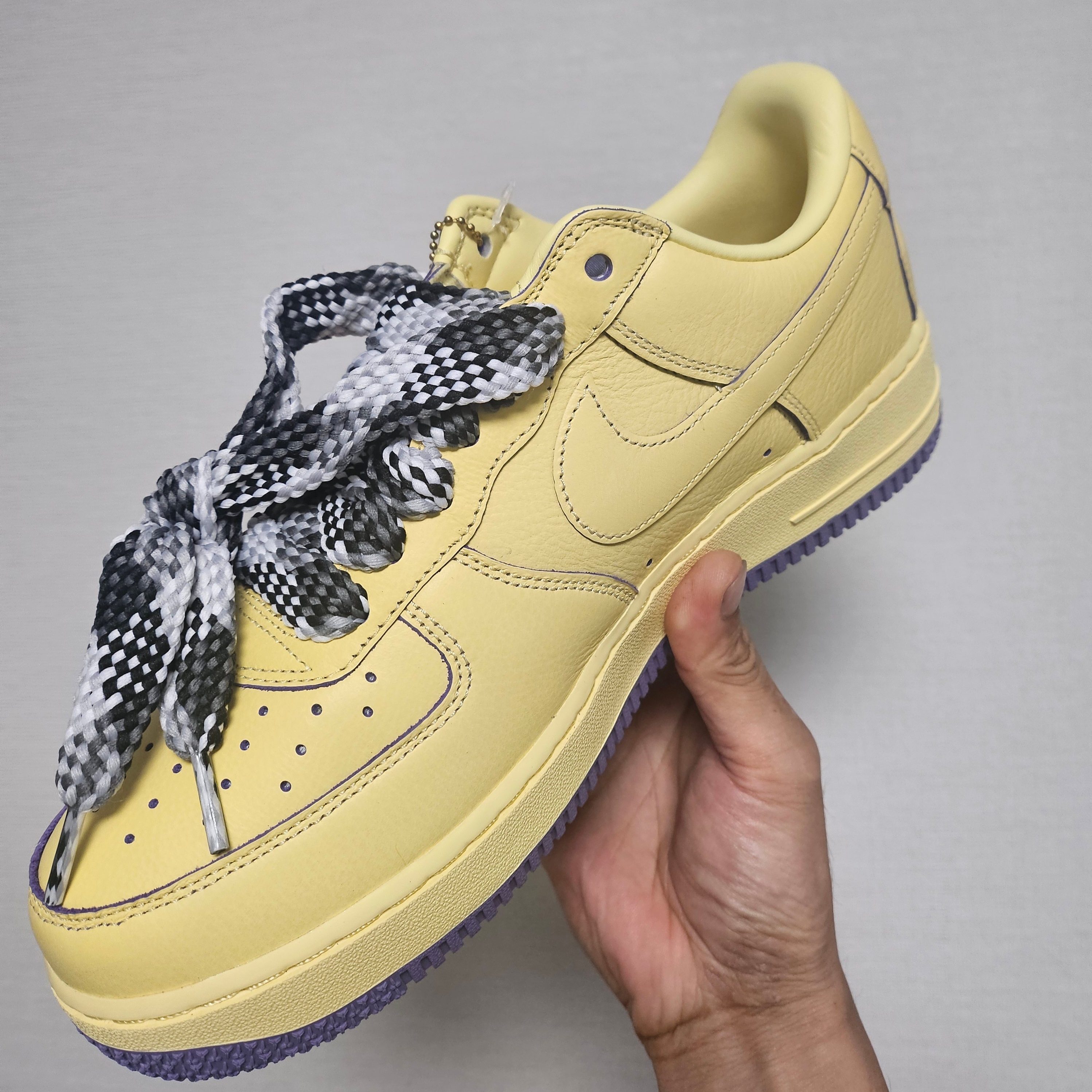 Nike Air Force 1 Low Protro Soft Yellow 착용 스타일 - 3