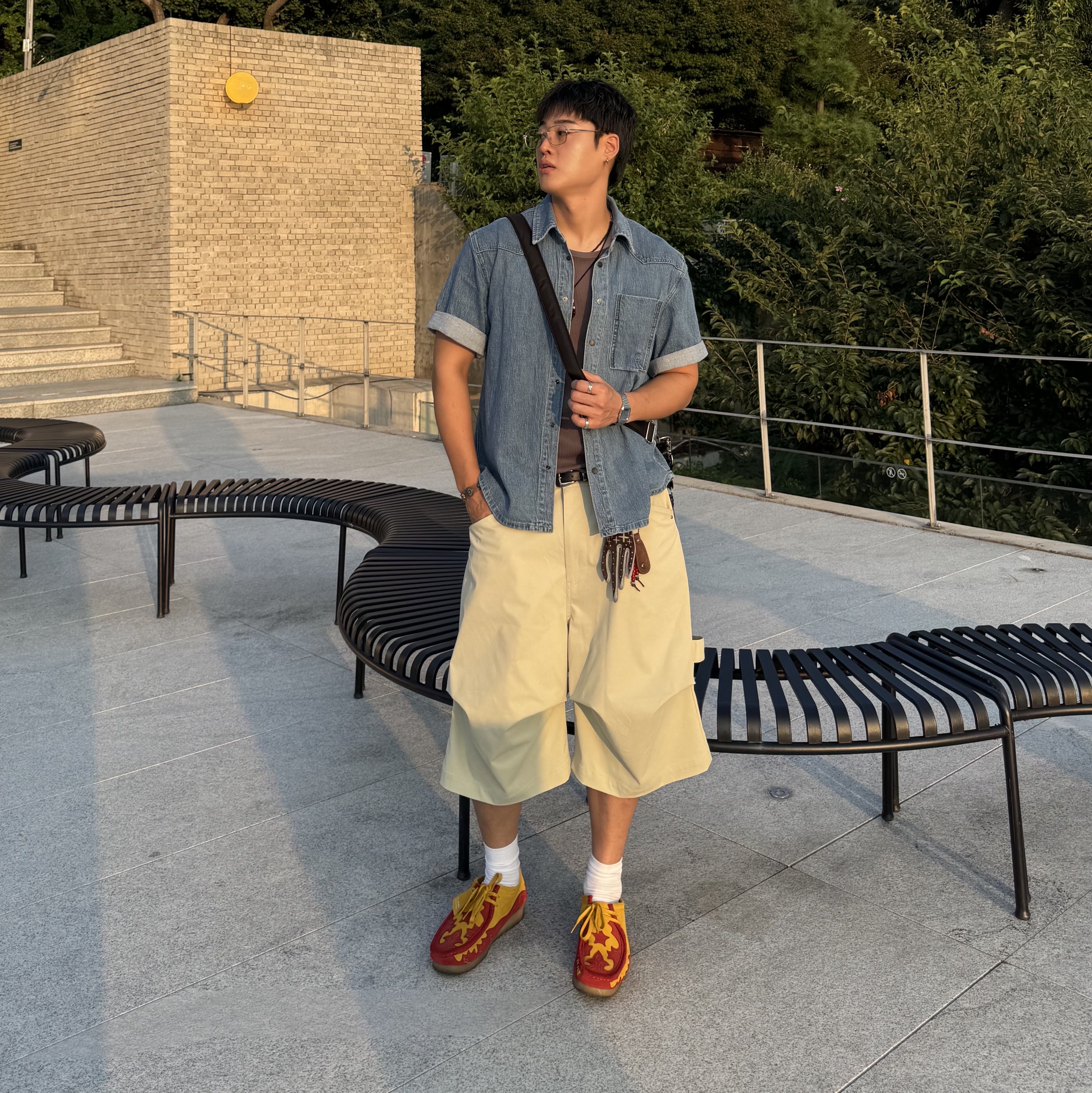 Clarks x Supreme Wallabee Gold 착용 스타일 - 1