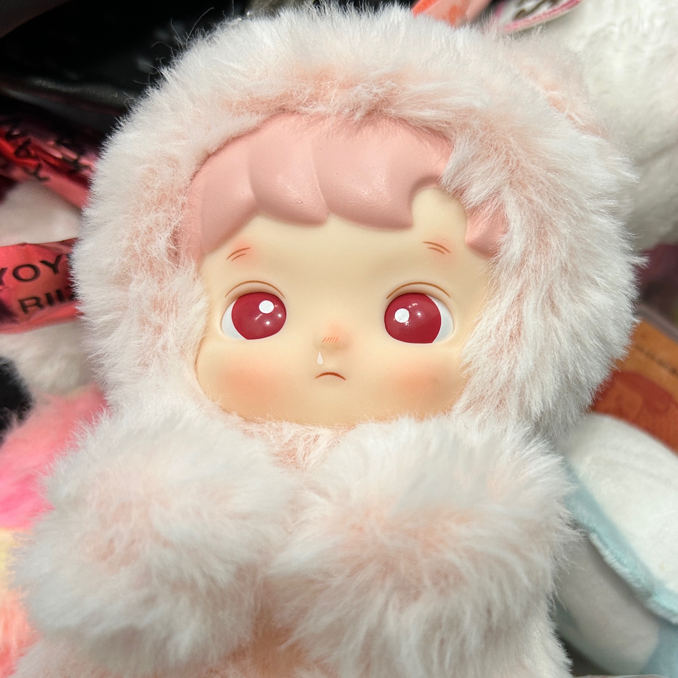Pop Mart Hacipupu Gummy Bear Series Vinyl Plush Pendant Blueberry Flavor (Opened Case), Pop Mart Hacipupu Gummy Bear Series Vinyl Plush Pendant Peach Flavor (Opened Case) 착용 스타일 - 2