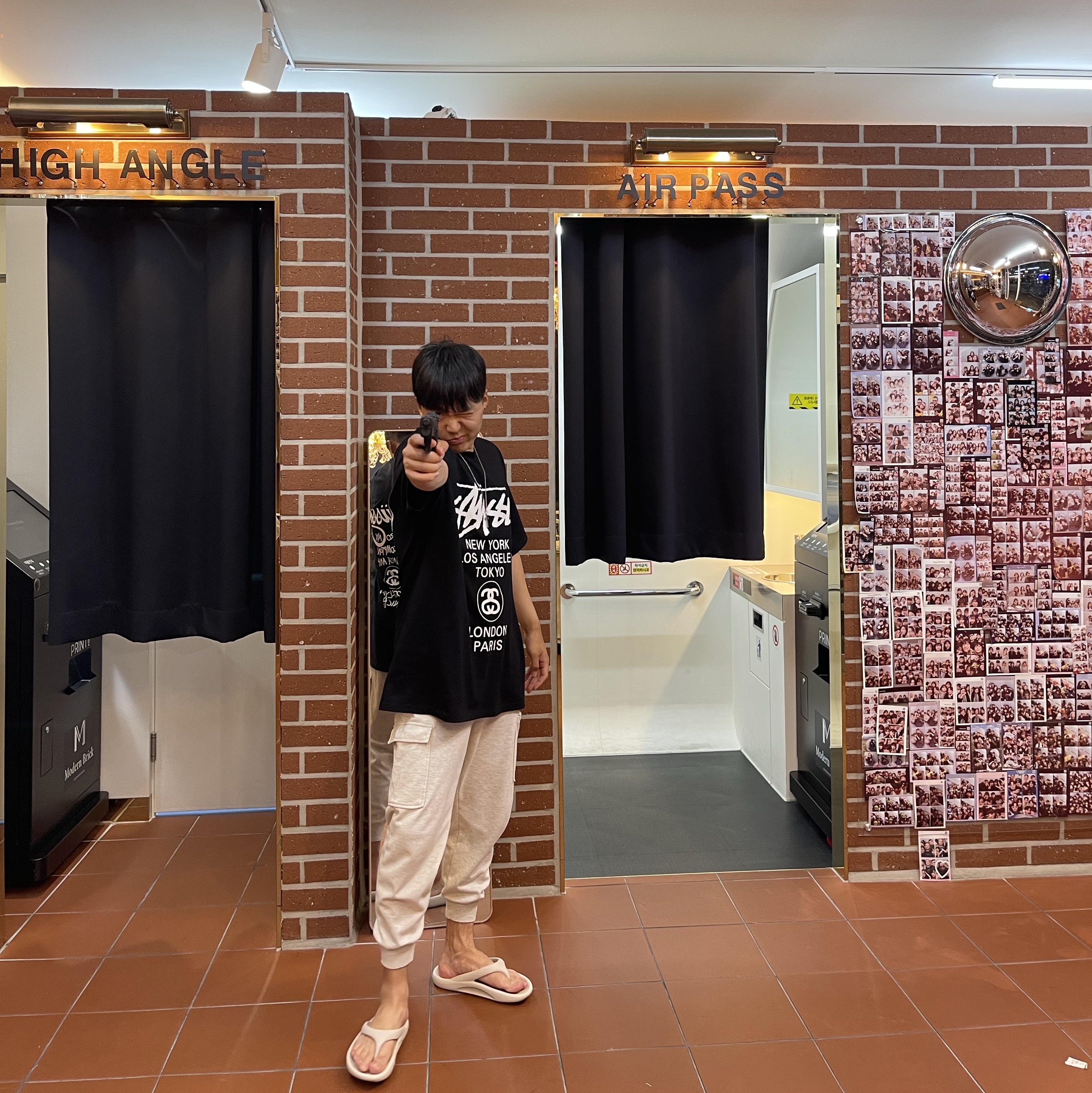 Stussy World Tour T-Shirt Black 2024,2025 착용 스타일 - 4