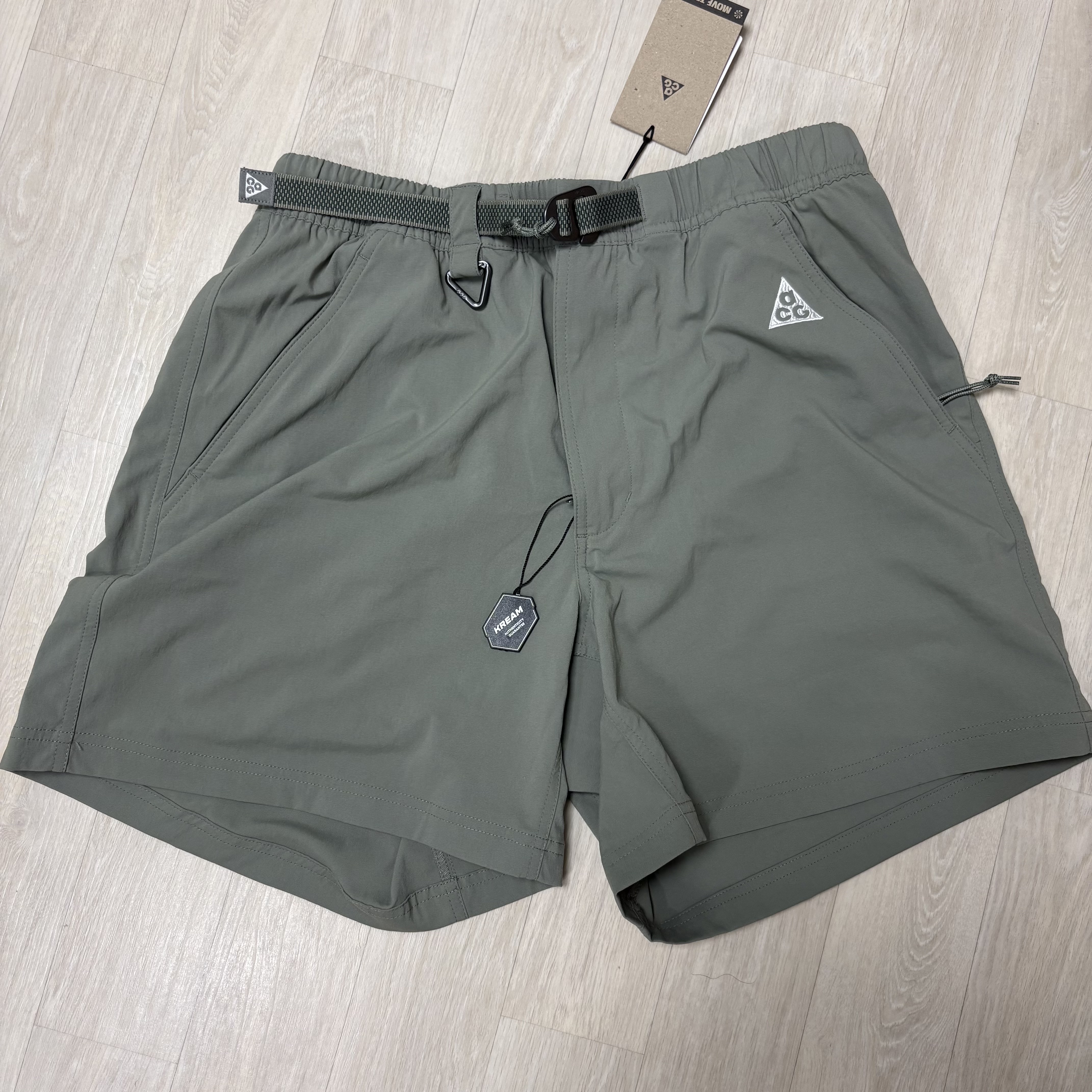 Nike ACG Hiking Shorts Dark Stucco - Asia 착용 스타일