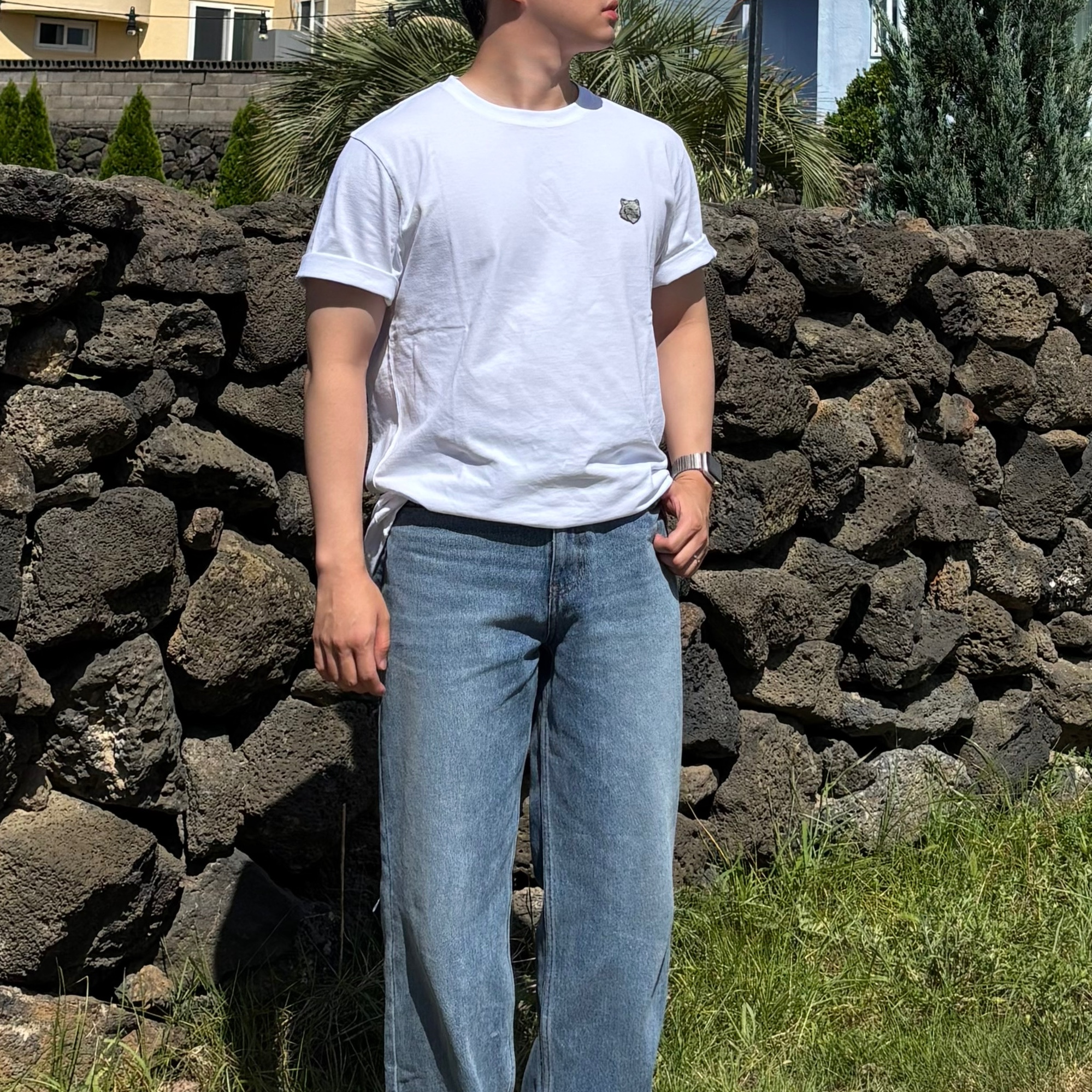 Ader Error Sig; TRS Tag Jeans 01 Blue, Maison Kitsune Bold Fox Head Patch Comfort T-Shirt White 착용 스타일 - 1