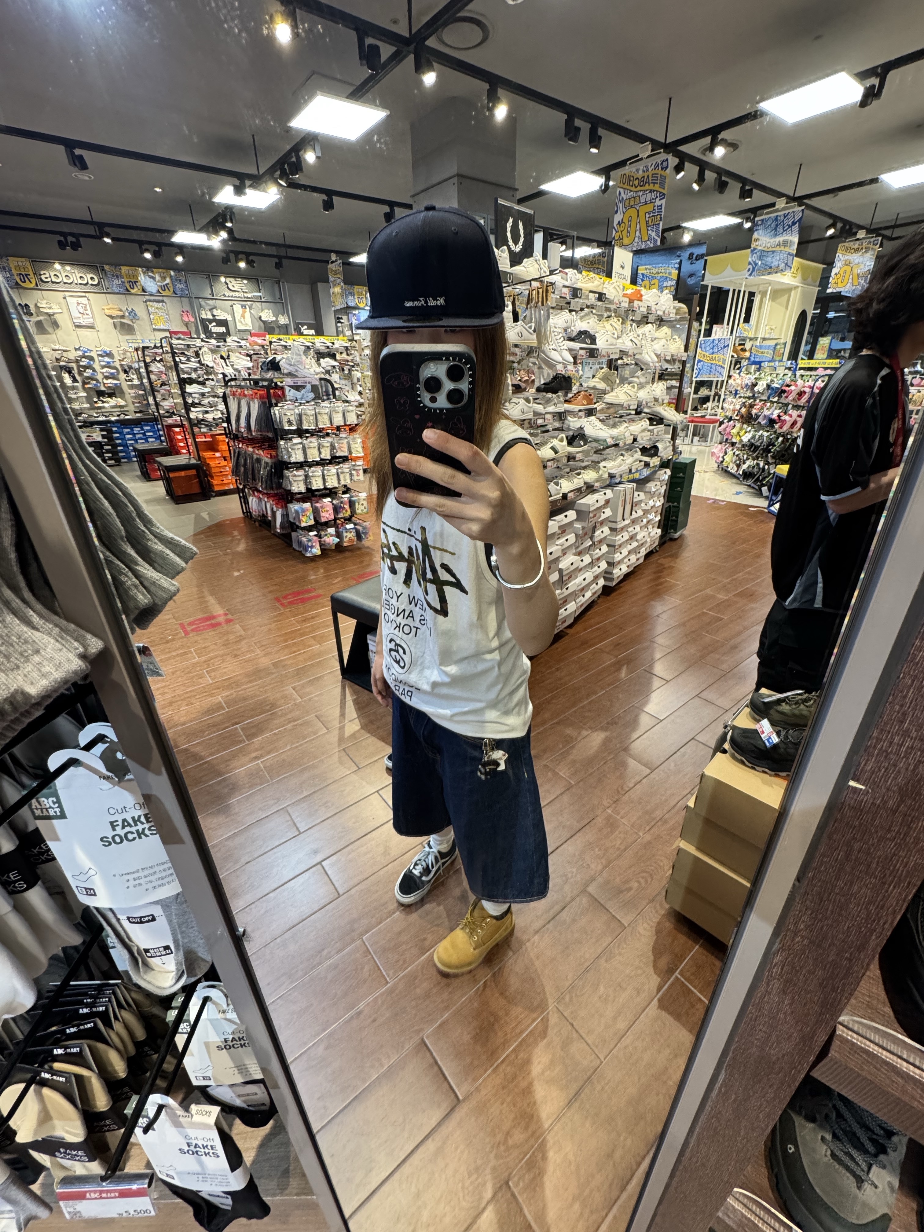 Timberland Premium 6 inch Waterproof Boot Wheat Nubuck - Wide, Supreme Reverse Box Logo New Era Navy - 21SS 착용 스타일 - 2