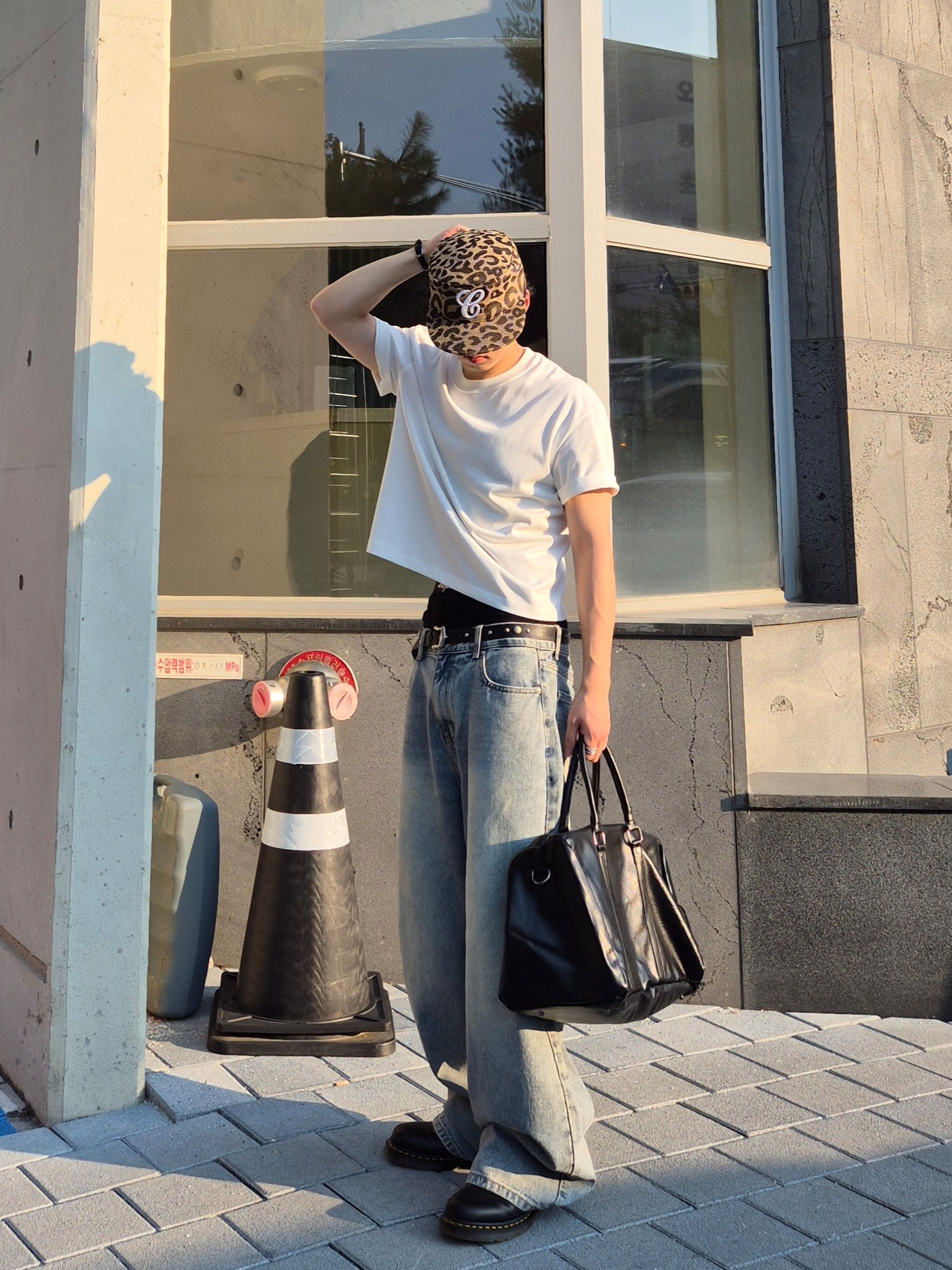 Dr. Martens 1461 Smooth Black, Casio LTP-V007L-7B1 착용 스타일 - 1