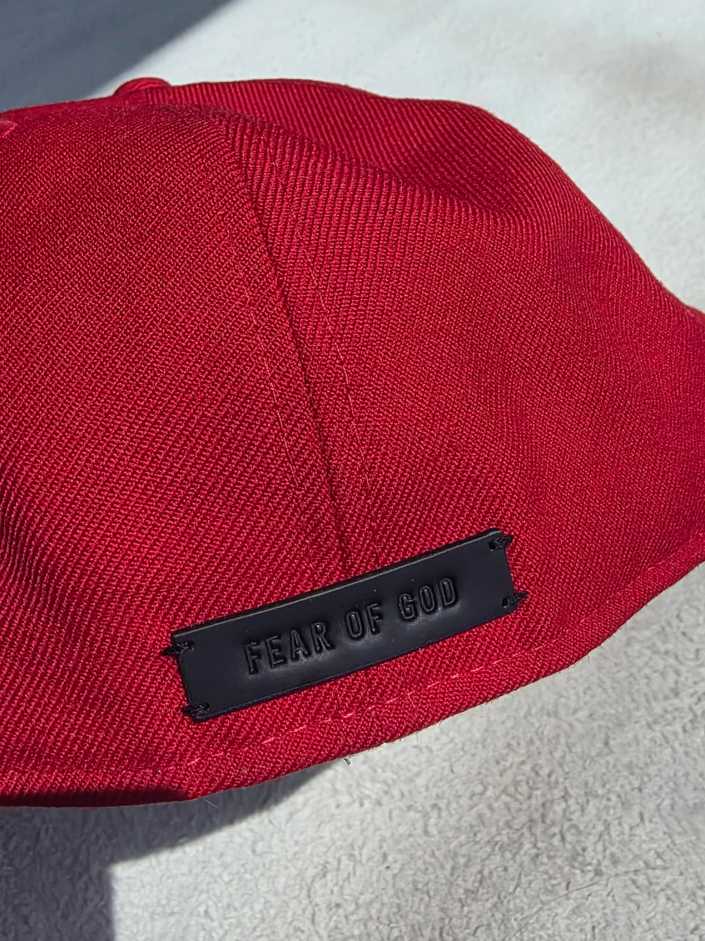 New Era x Fear of God 59FIFTY Cincinnati Reds Fitted Cap Red 착용 스타일 - 2