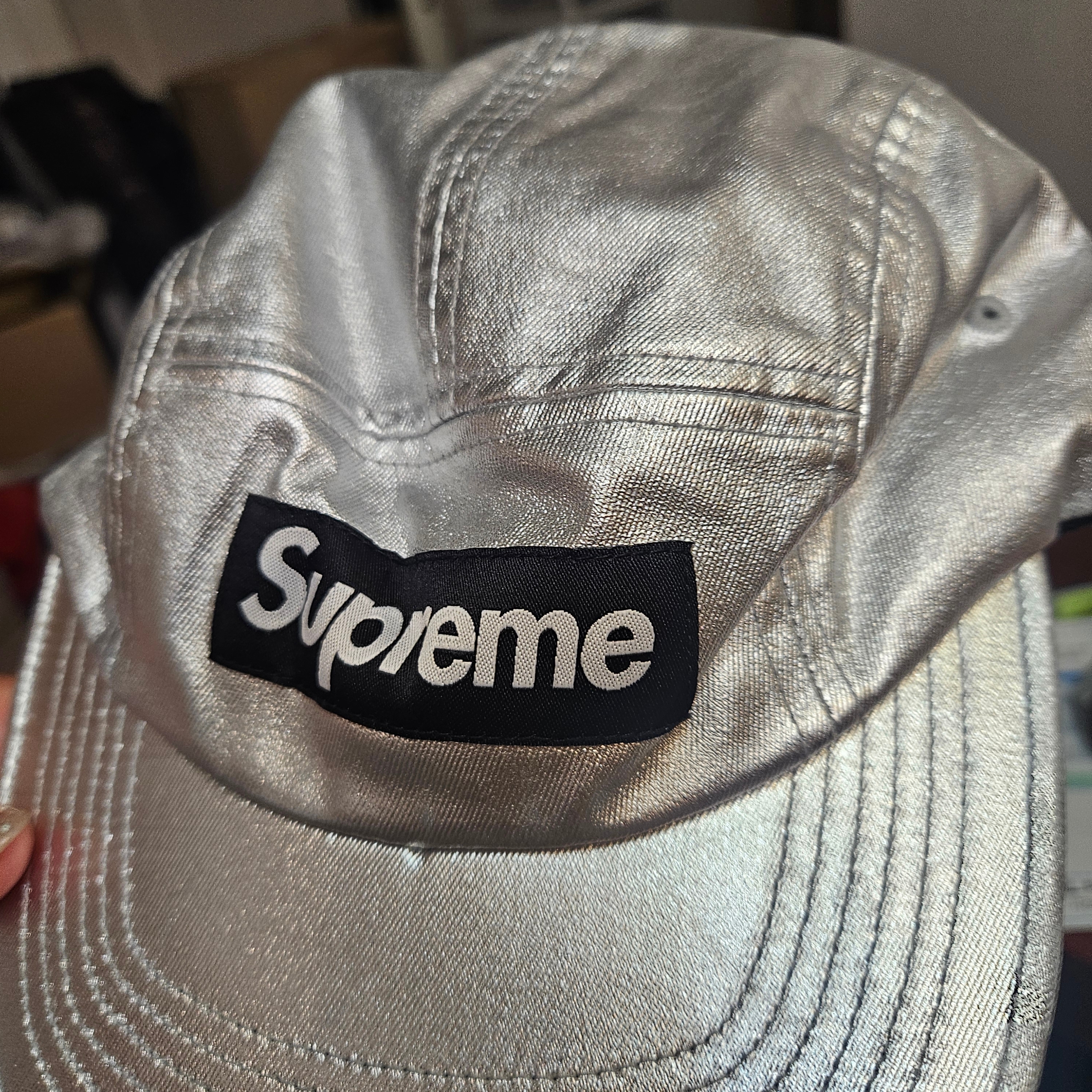 Supreme Washed Chino Twill Camp Cap Silver - 25SS 착용 스타일 - 1