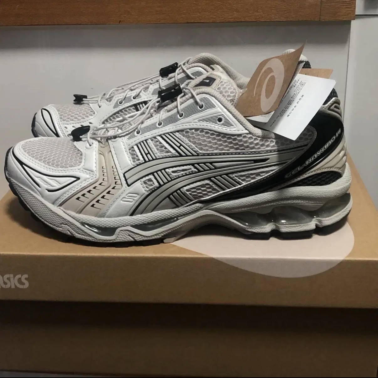 Asics Unlimited Gel-Kayano 14 Smoke Grey 착용 스타일