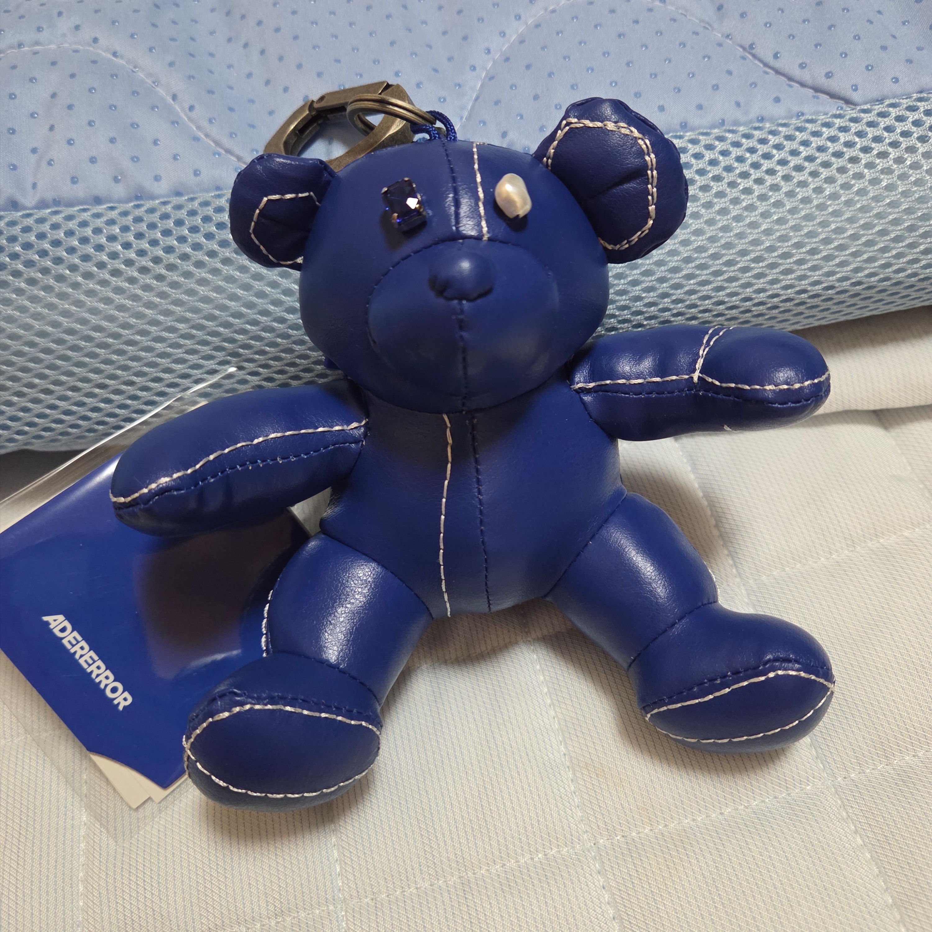 Ader Error Addy Bear Keyring Z-Blue 착용 스타일 - 2