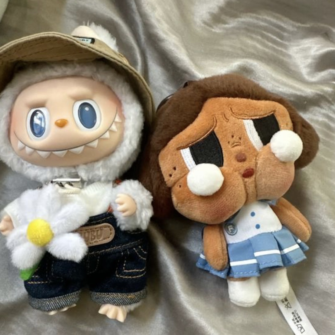 Pop Mart Crybaby Sunset Concert Series Plush Pendant Purplish Blue (Opened Case), Pop Mart Fall In Wild Labubu Series Toy Keyring 착용 스타일