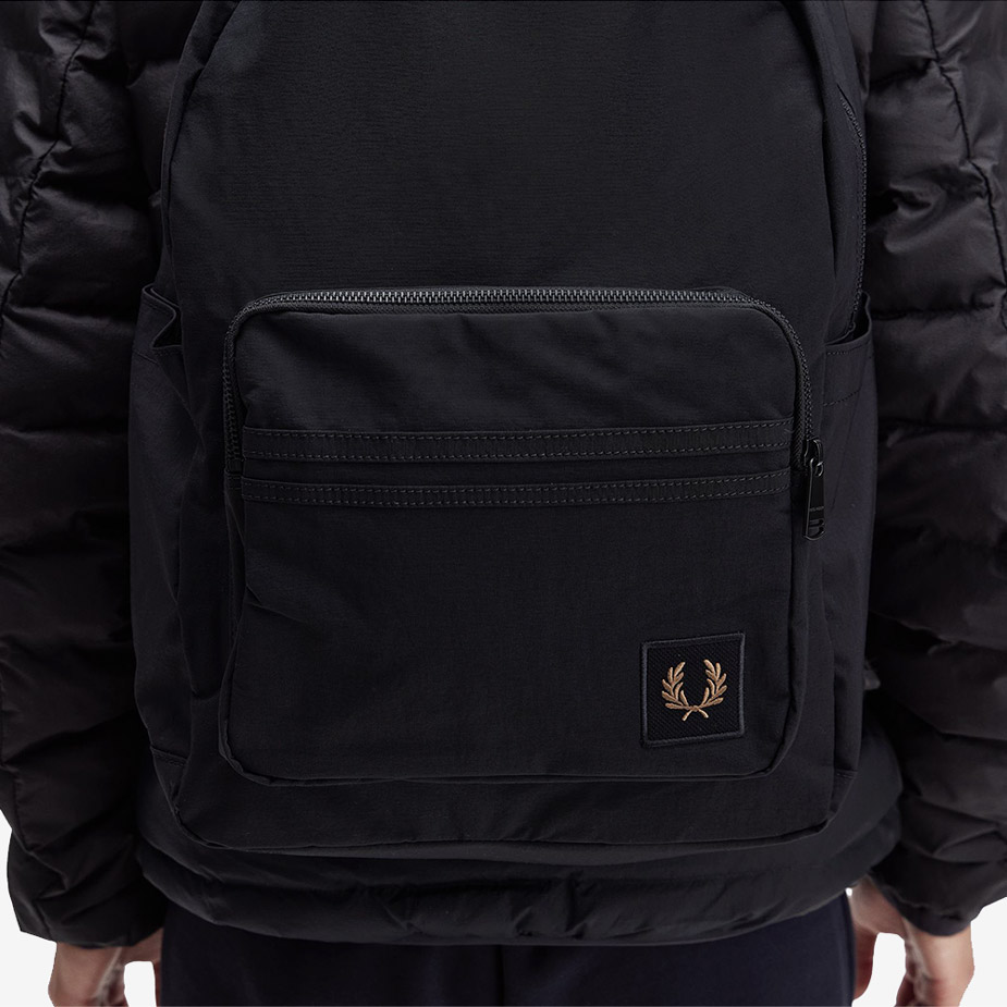 프레드페리 나일론 뱃지 백팩 블랙 샴페인(Fred Perry Nylon Badge Backpack Black Champagne) - 4