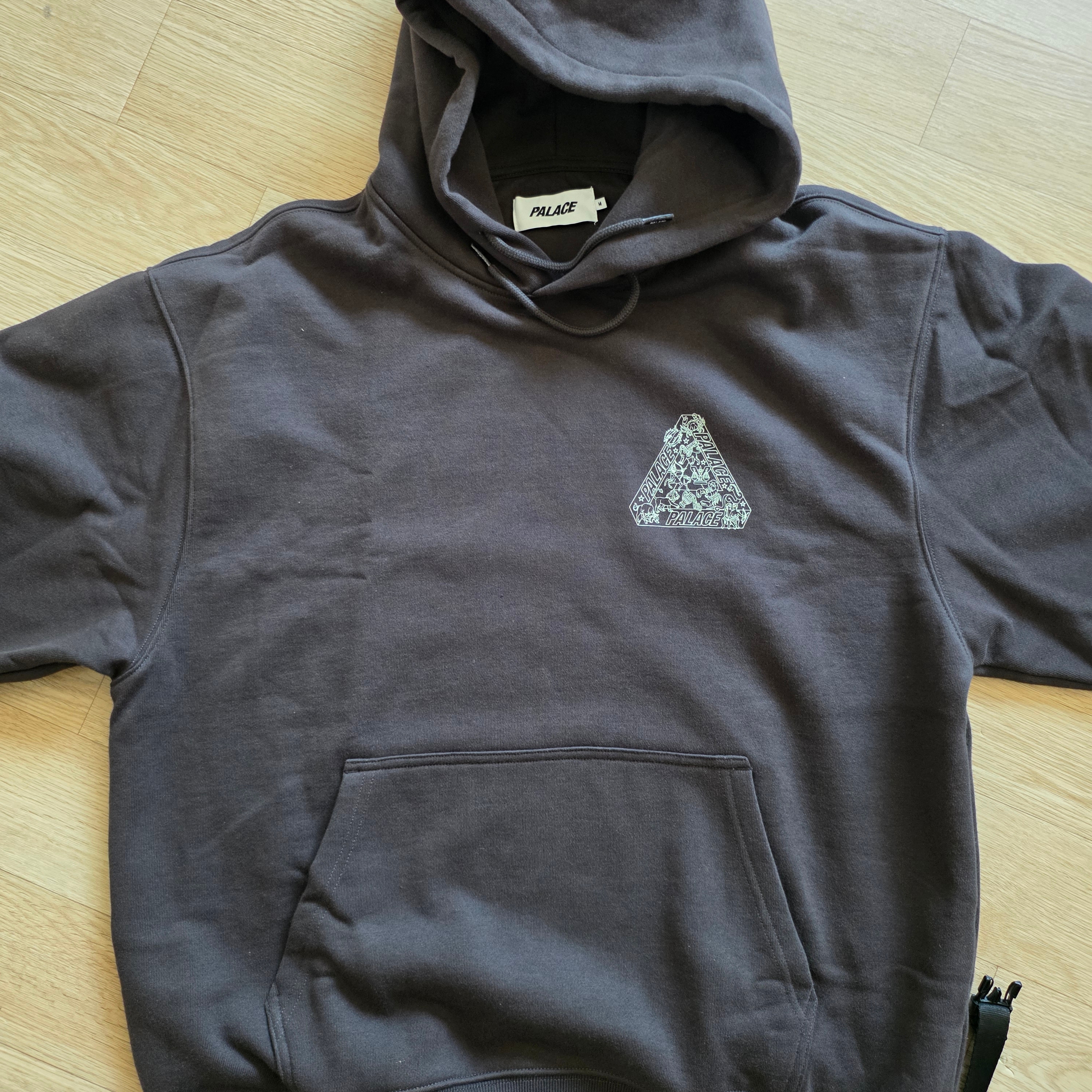 Palace Zodiac Tri-Ferg Hood Black - 25SS 착용 스타일 - 1