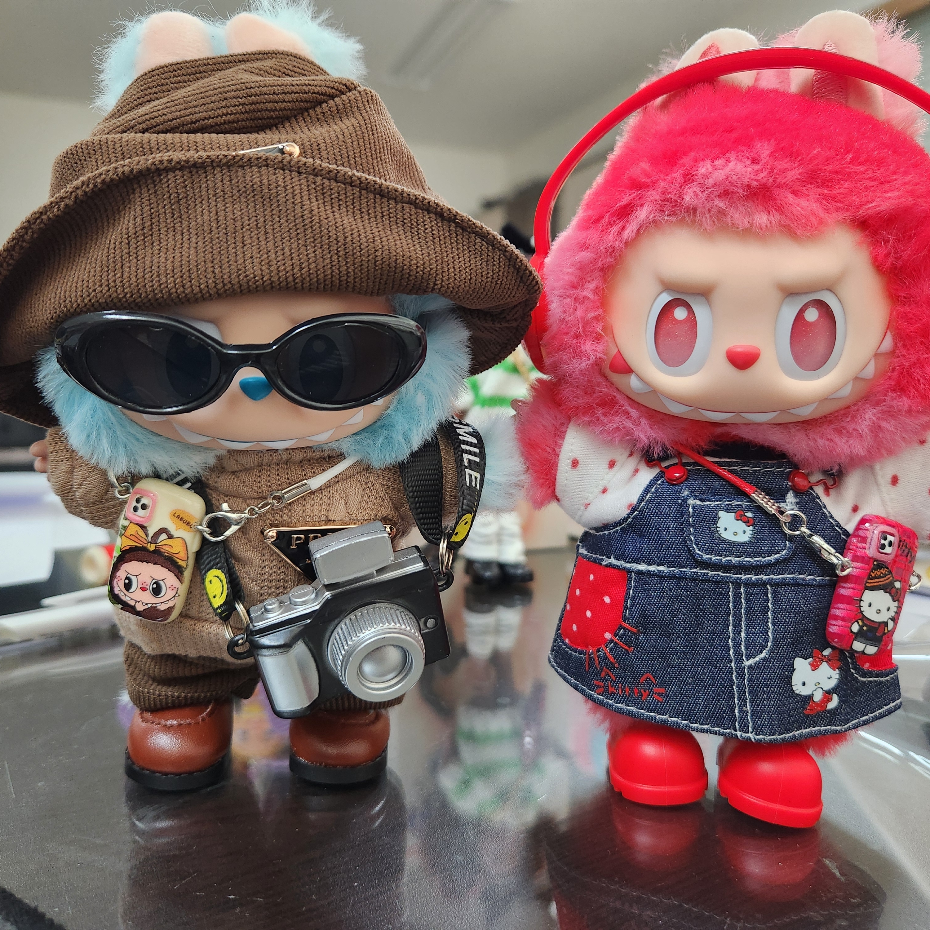 Pop Mart Labubu The Monsters Highlight Series Sealed Case (Bundle of 2/1 Blind Box) 착용 스타일