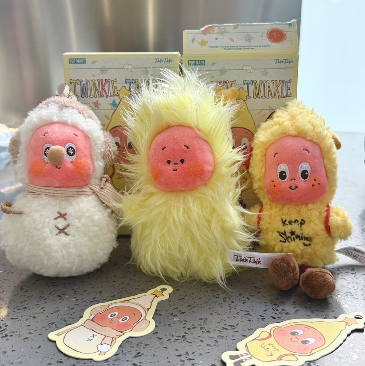 Pop Mart Twinkle Twinkle Sweet Dreams Forecast Series Plush Pendant Mess In Wind (Opened Case), Pop Mart Twinkle Twinkle Sweet Dreams Forecast Series Plush Pendant Hug From Snowman (Opened Case) 착용 스타일