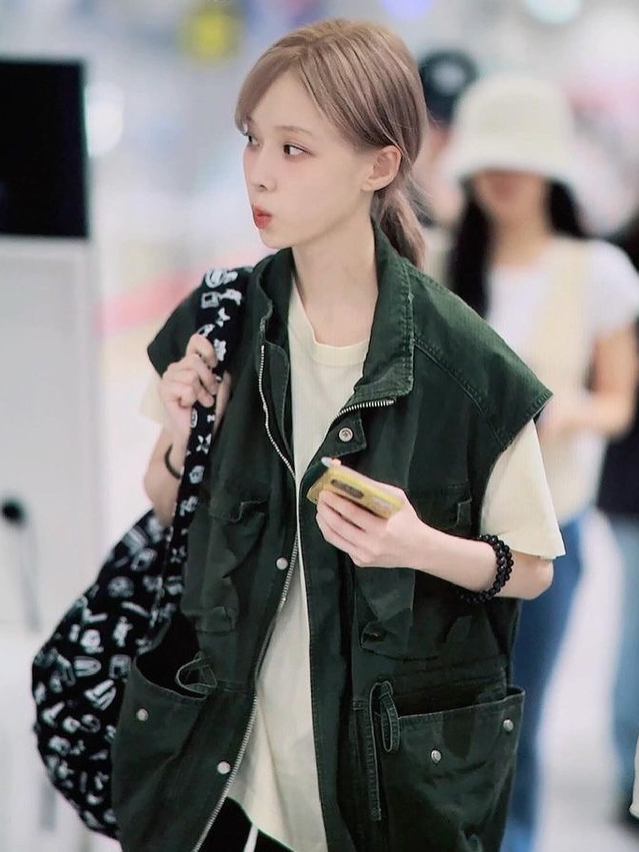 Safarispot Ultimate Logo Denim Backpack 착용 스타일