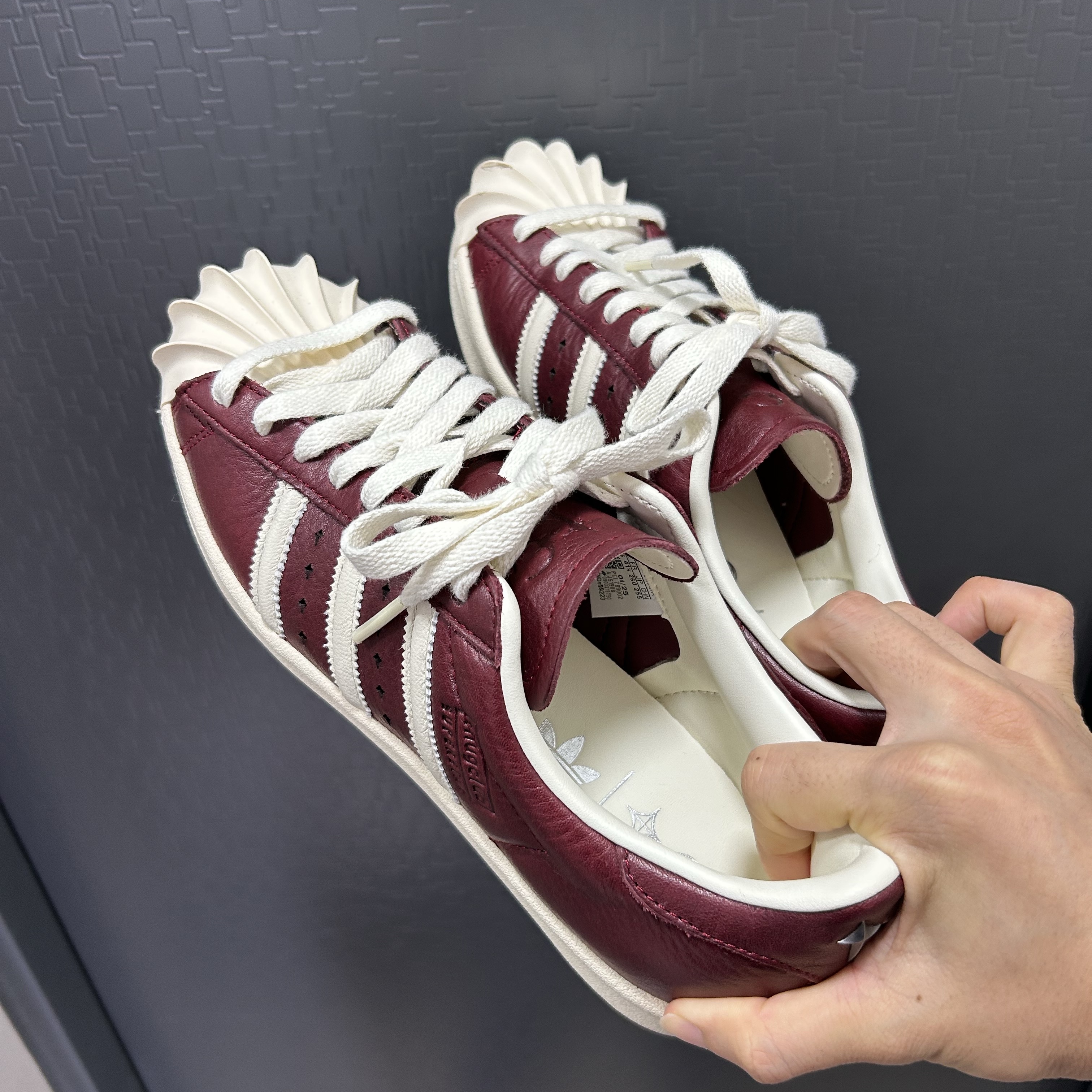 Adidas x Thug Club Superstar Vintage Collegiate Burgundy Cream White 착용 스타일