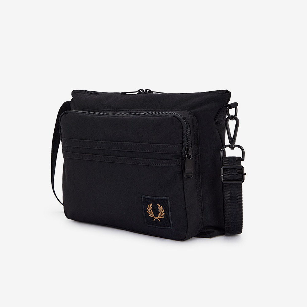 프레드페리 나일론 뱃지 크로스바디 백 블랙(Fred Perry Nylon Badge Crossbody Bag Black) - 2