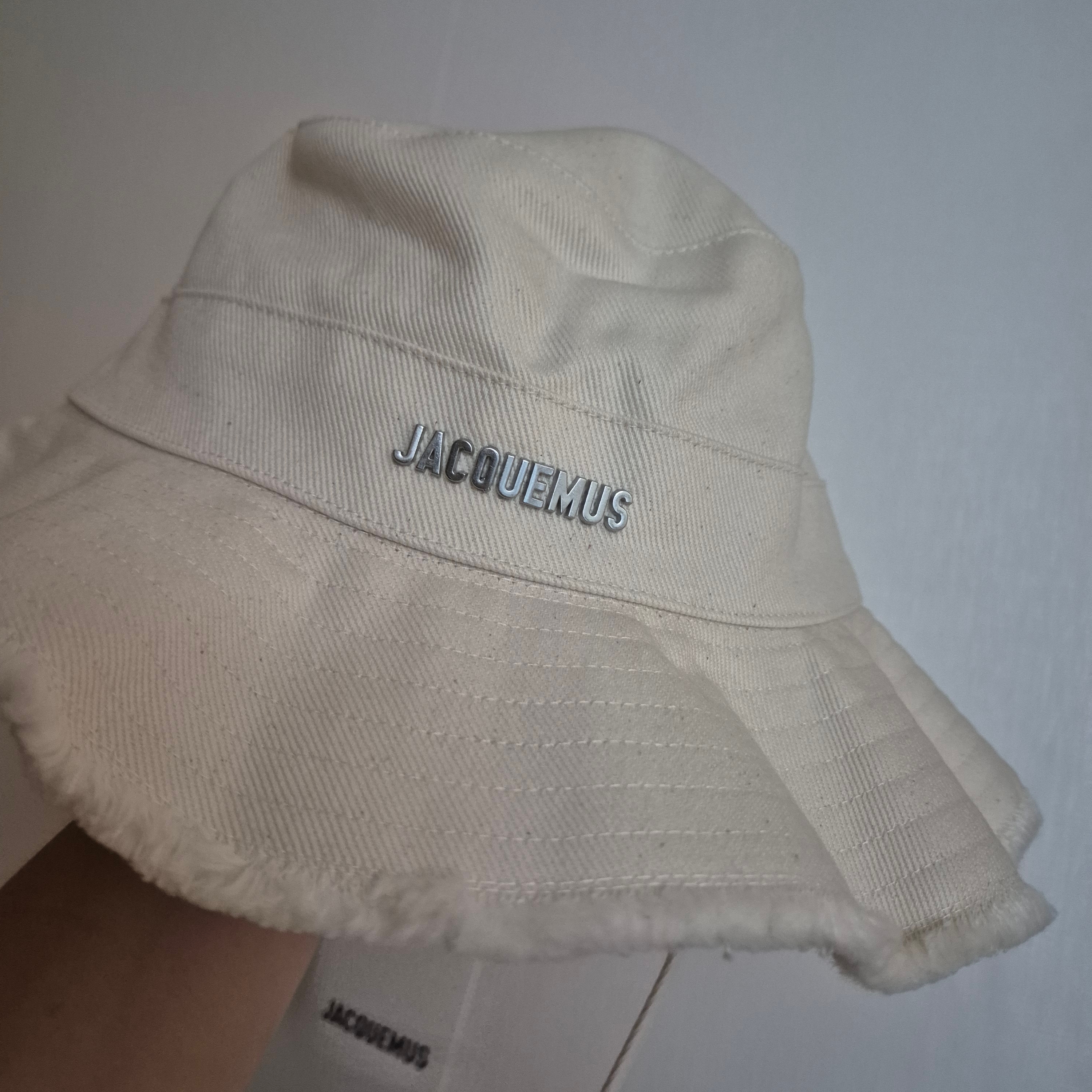 Jacquemus Le Bob Artichaut Bucket Hat Off White 착용 스타일