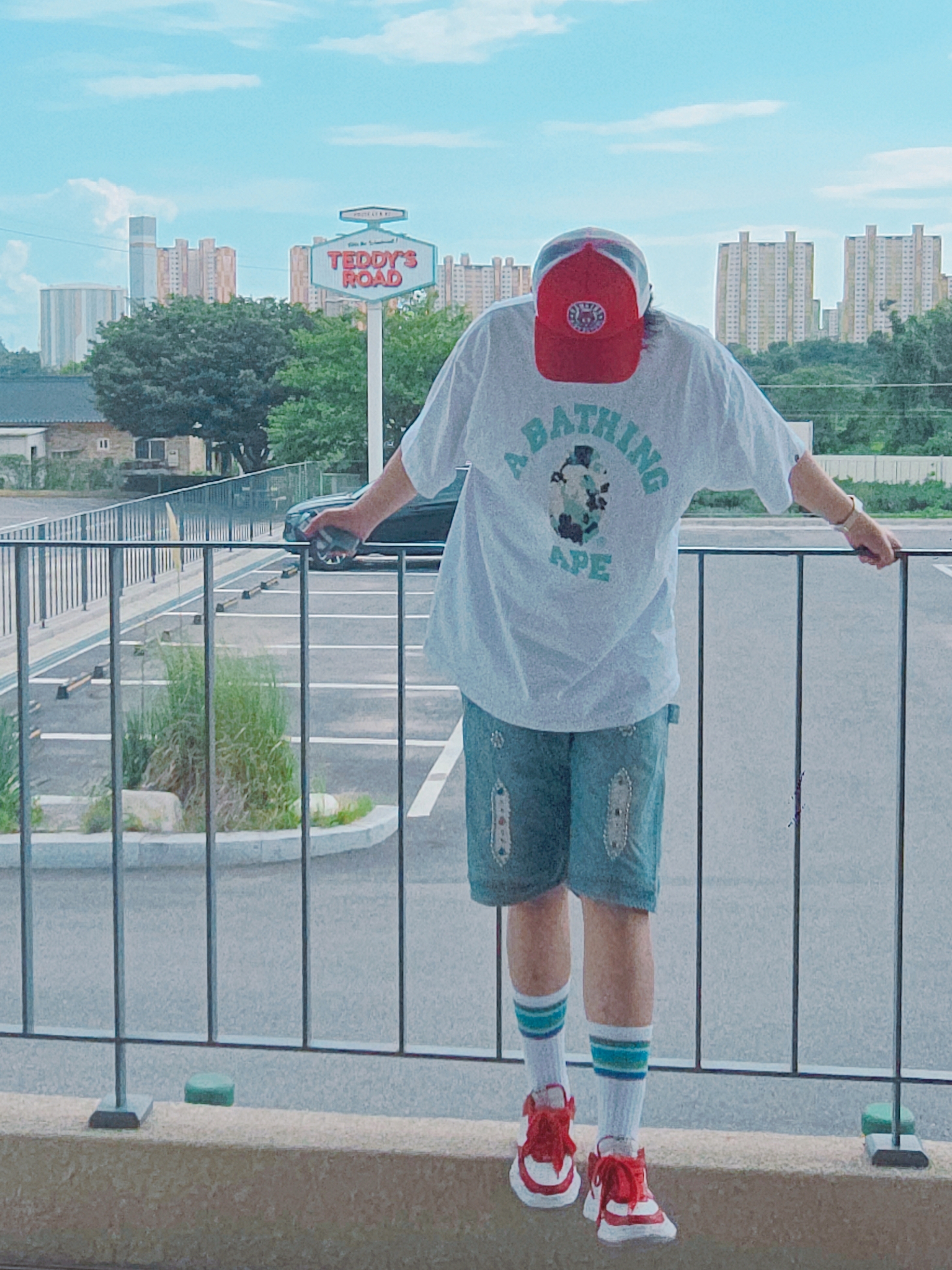 Maison Mihara Yasuhiro Wayne OG Sole Leather Low-top Sneakers Red, Kapital 14 oz. Denim Short Pants Studs Remake Indigo (Processing) 착용 스타일 - 1
