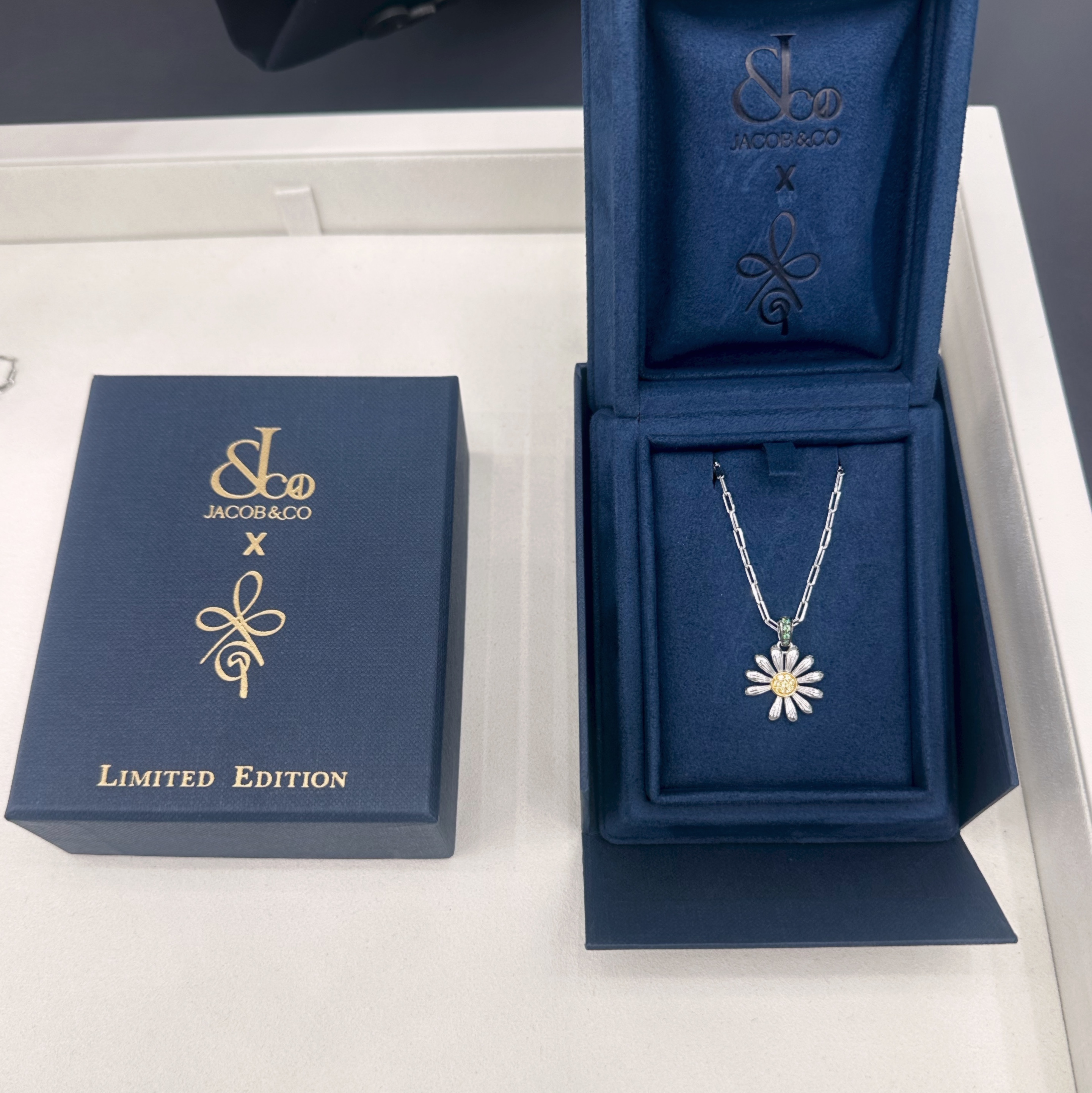 Jacob & Co x Peaceminusone Pendant Sterling Silver & Yellow Gold 착용 스타일 - 2