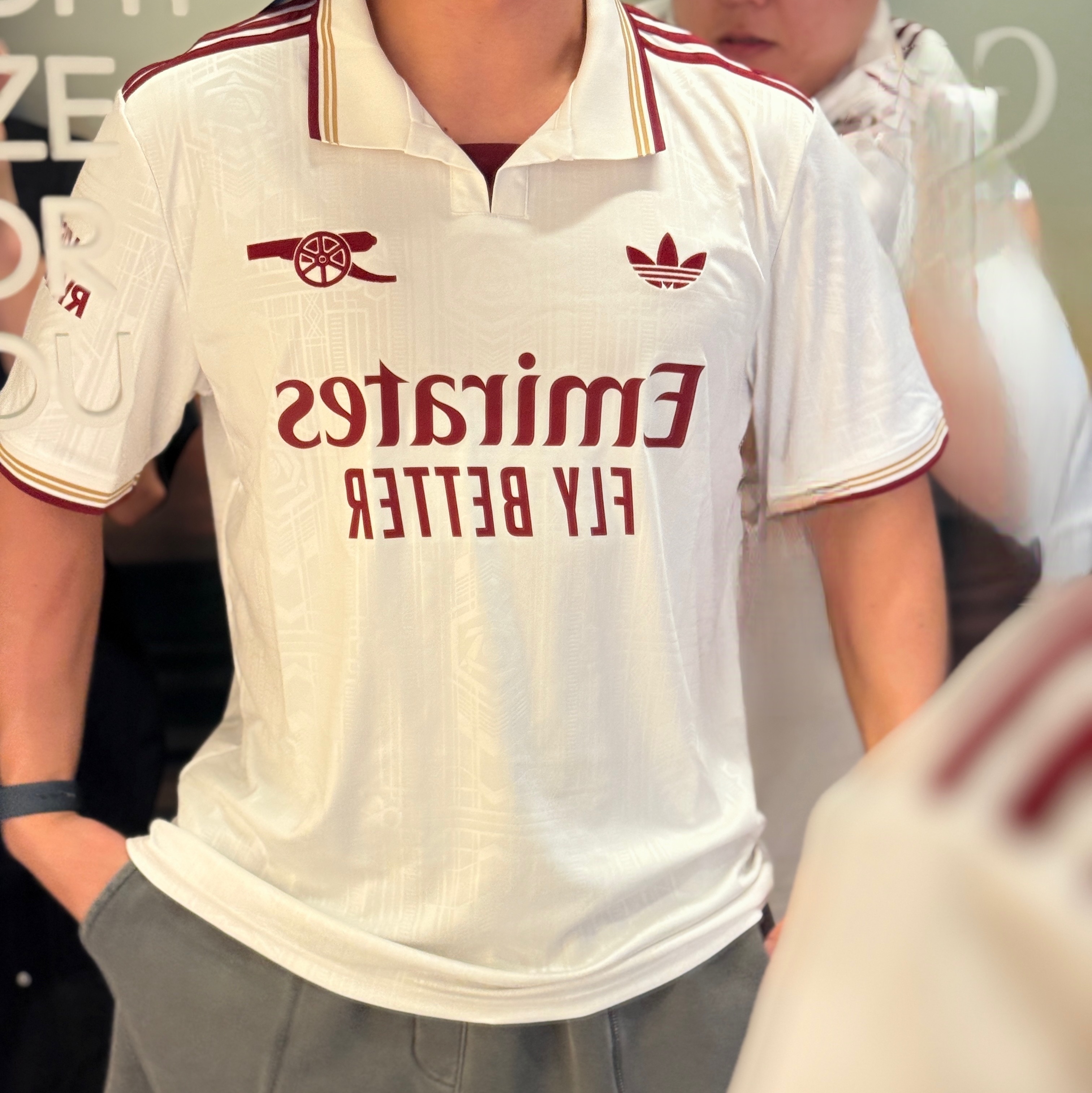 Adidas Arsenal 2025/26 3rd Jersey Cloud White Team Coll Burgundy 2 - KR Sizing (Non Marking Ver.) 착용 스타일