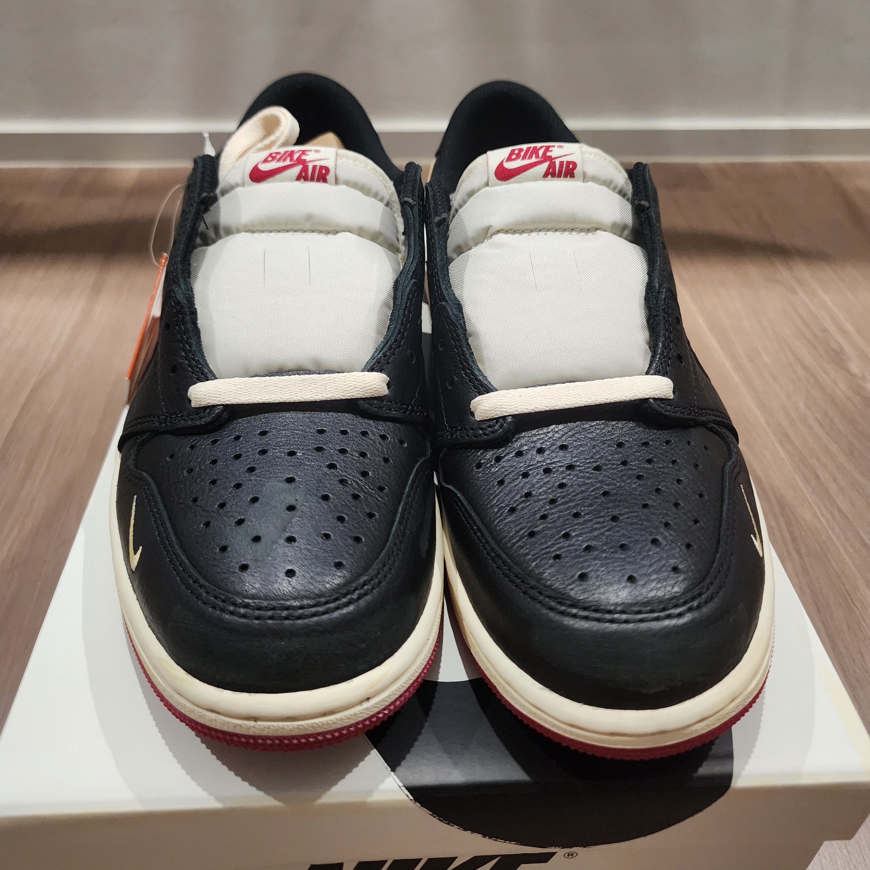 Jordan 1 x Nigel Sylvester Retro Low OG Better With Time 착용 스타일 - 1