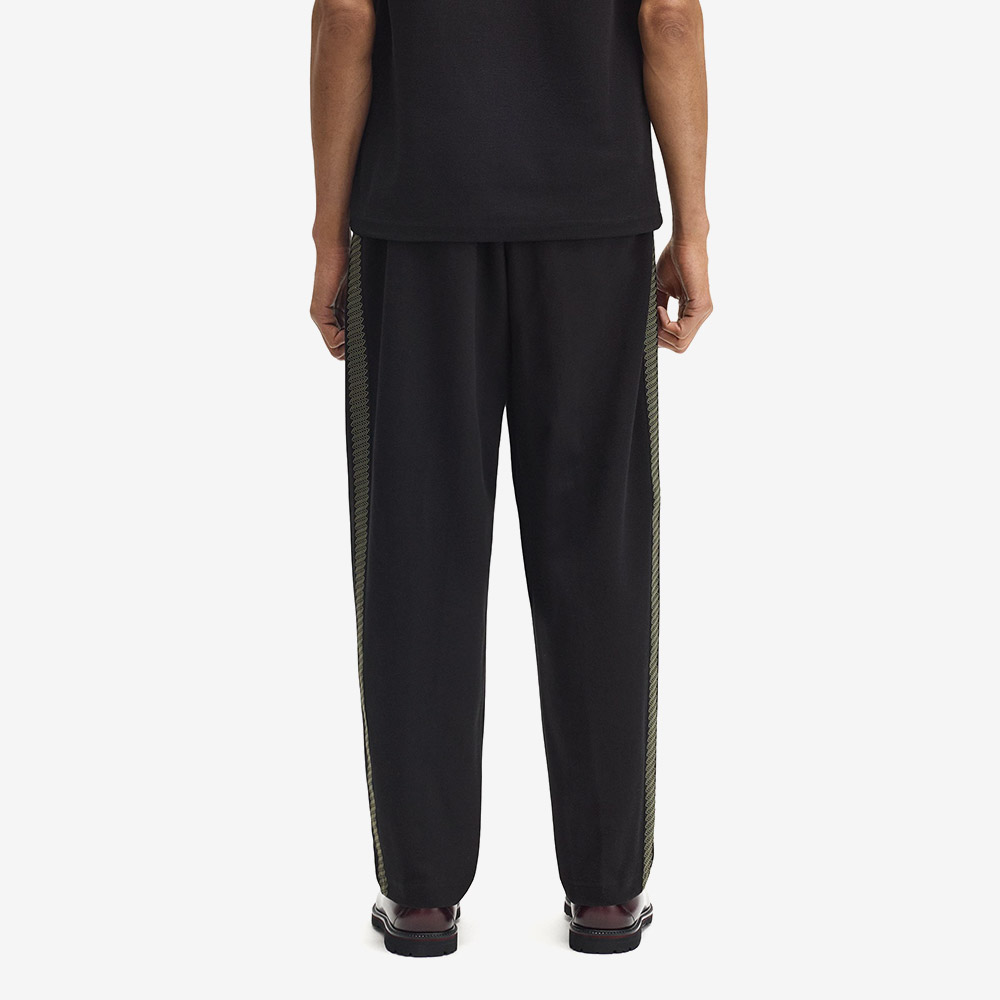 프레드페리 테니스 그립 테잎 트랙 팬츠 블랙(Fred Perry Tennis Grip Taped Track Pant Black) - 4