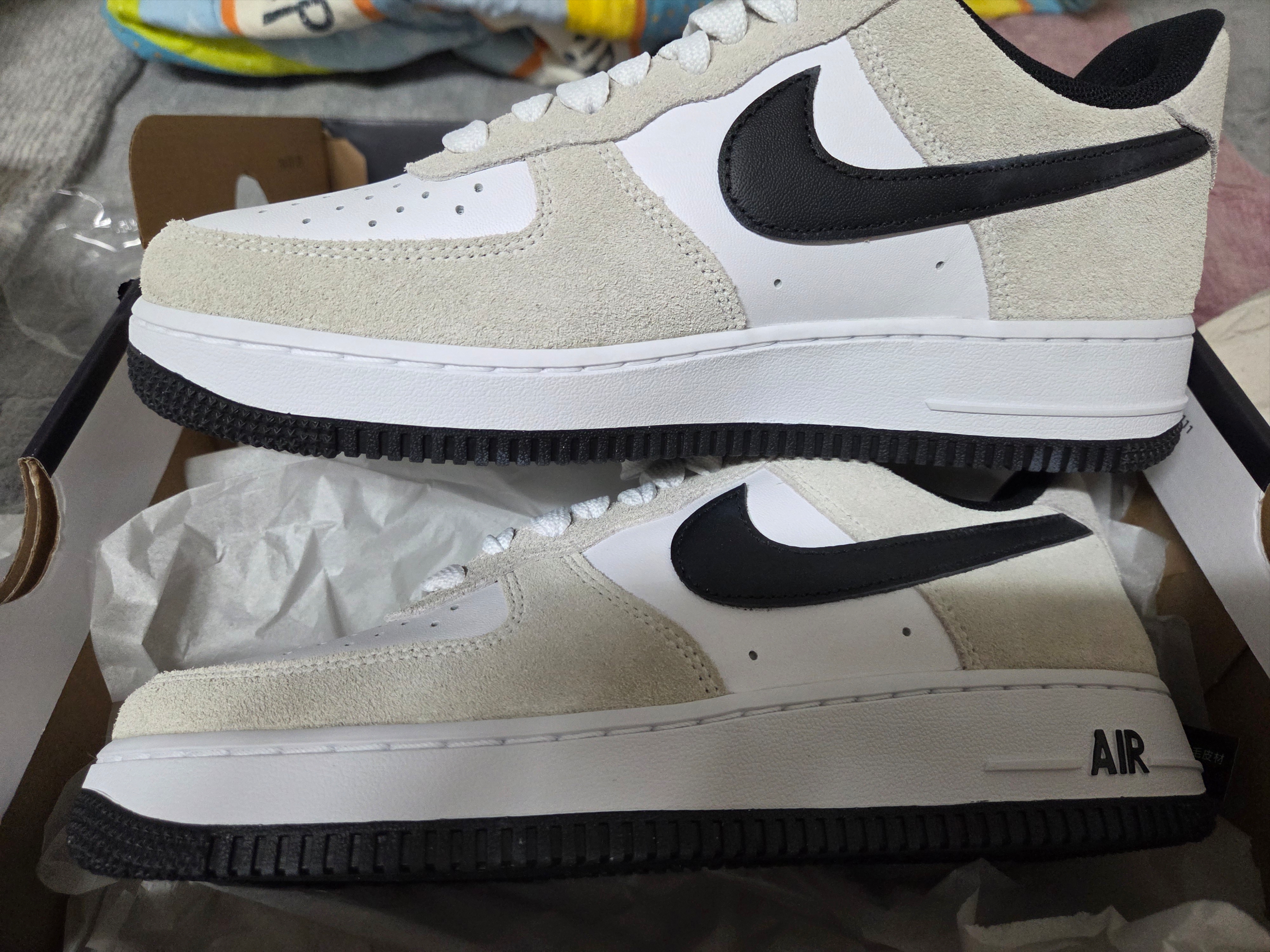 Nike Air Force 1 '07 LV8 White Black 착용 스타일