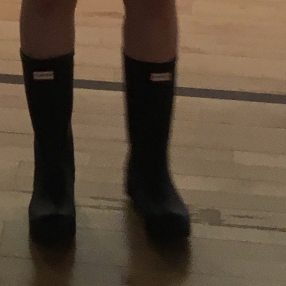 (W) Hunter Play Tall Wellington Rain Boots Black 착용 스타일