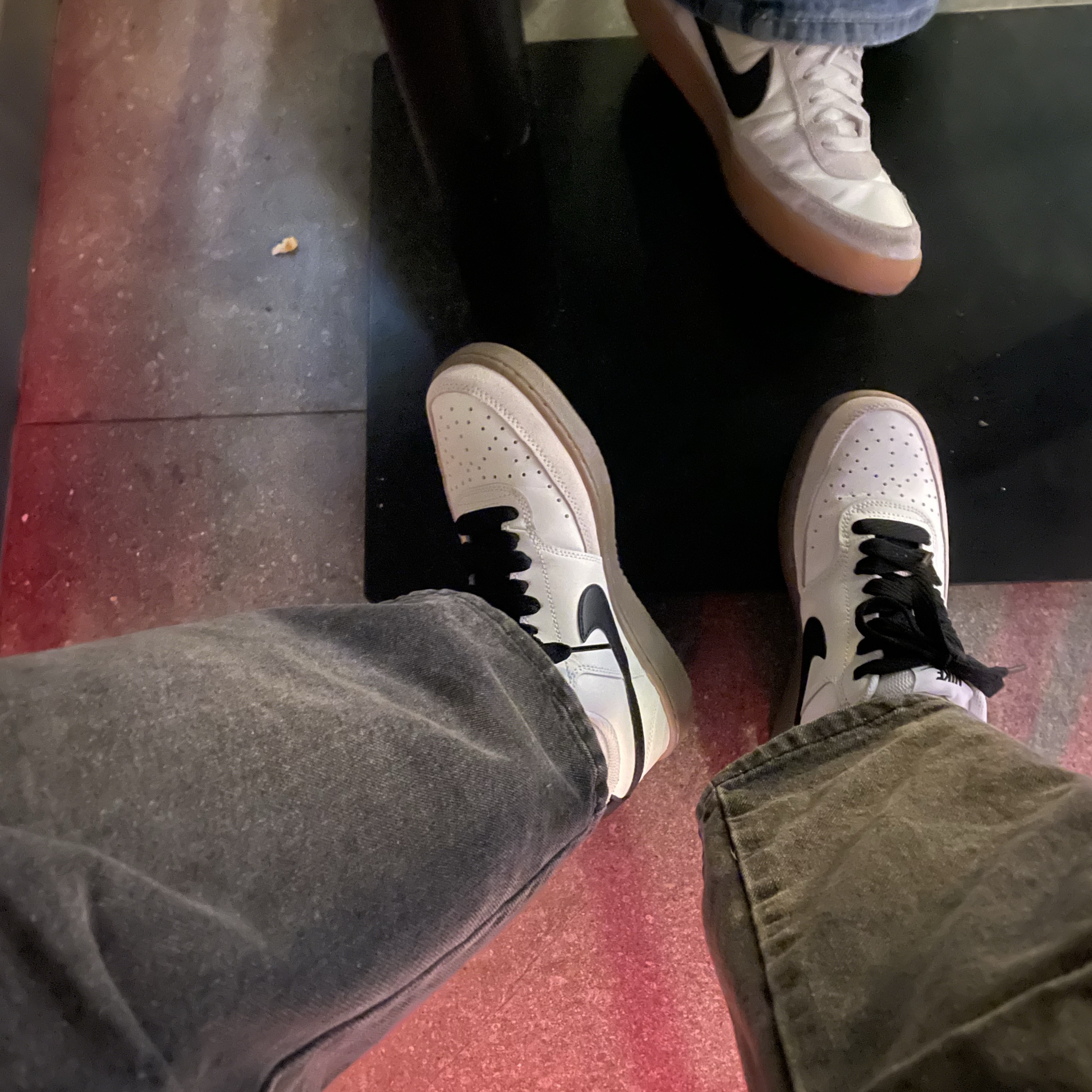 Nike Court Vision Low Sail Light Orewood Brown 착용 스타일