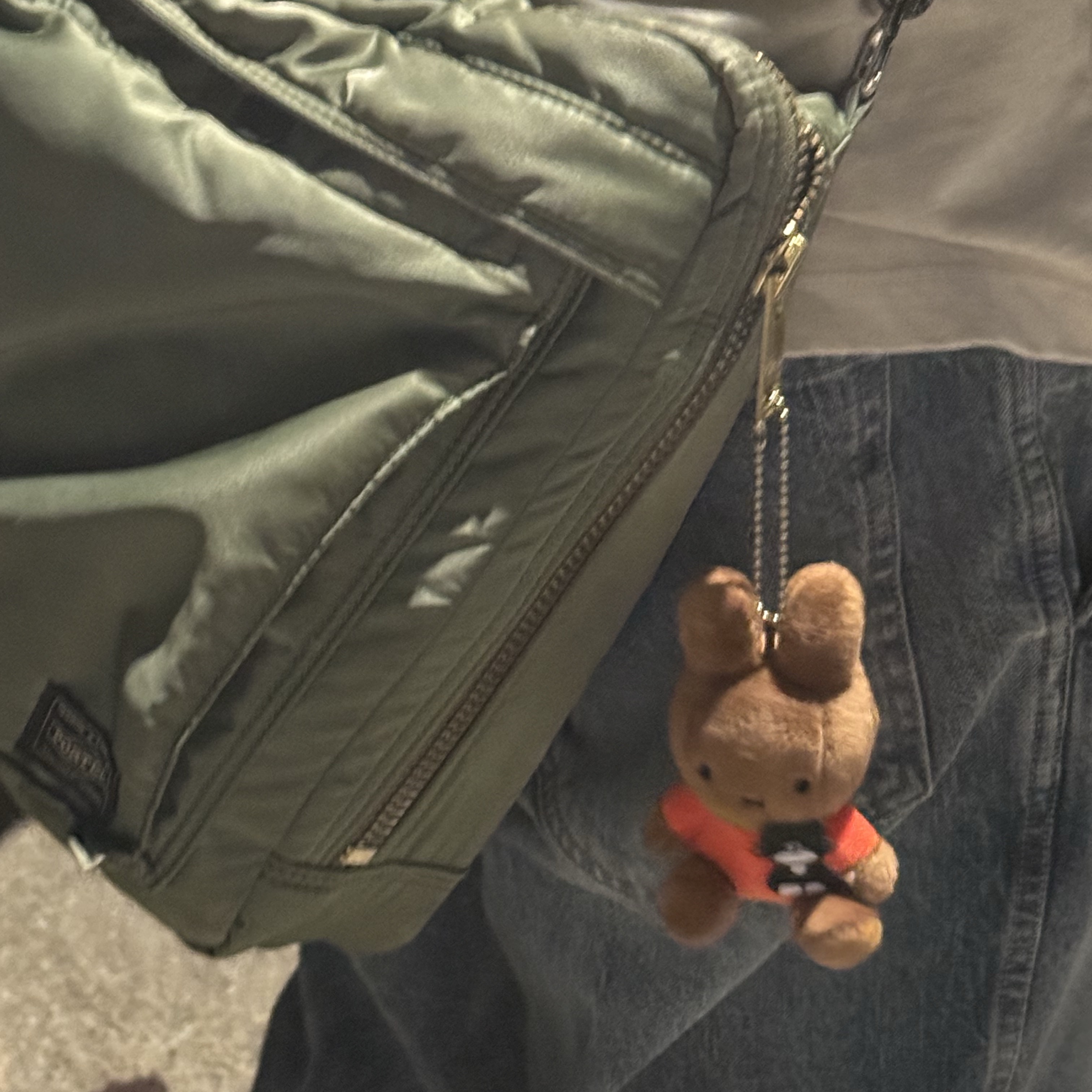 Many a Little Miffy In A Cat Mini Key Ring Brown, Porter All New Tanker 2Way Document Bag Sage Green 착용 스타일 - 2