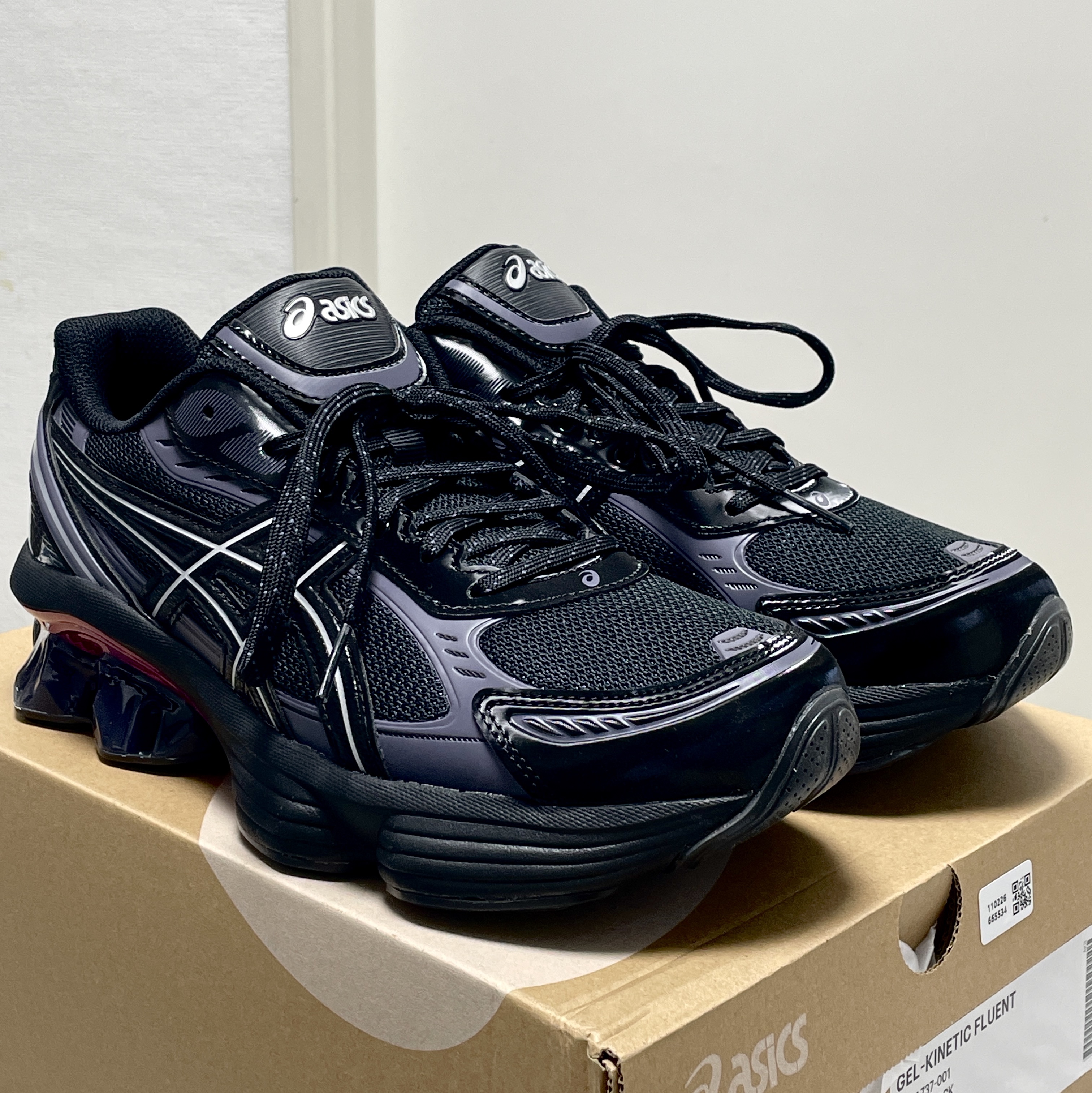 Asics Gel-Kinetic Fluent Black 착용 스타일