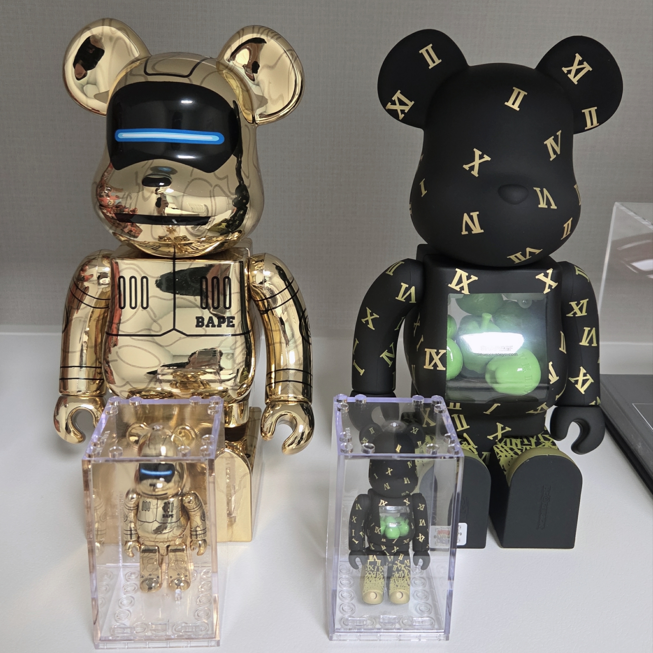Bearbrick x BAPE x Hajime Sorayama Baby Milo 100% & 400% Set Gold, Bearbrick x Shareef 3 100% & 400% Set 착용 스타일