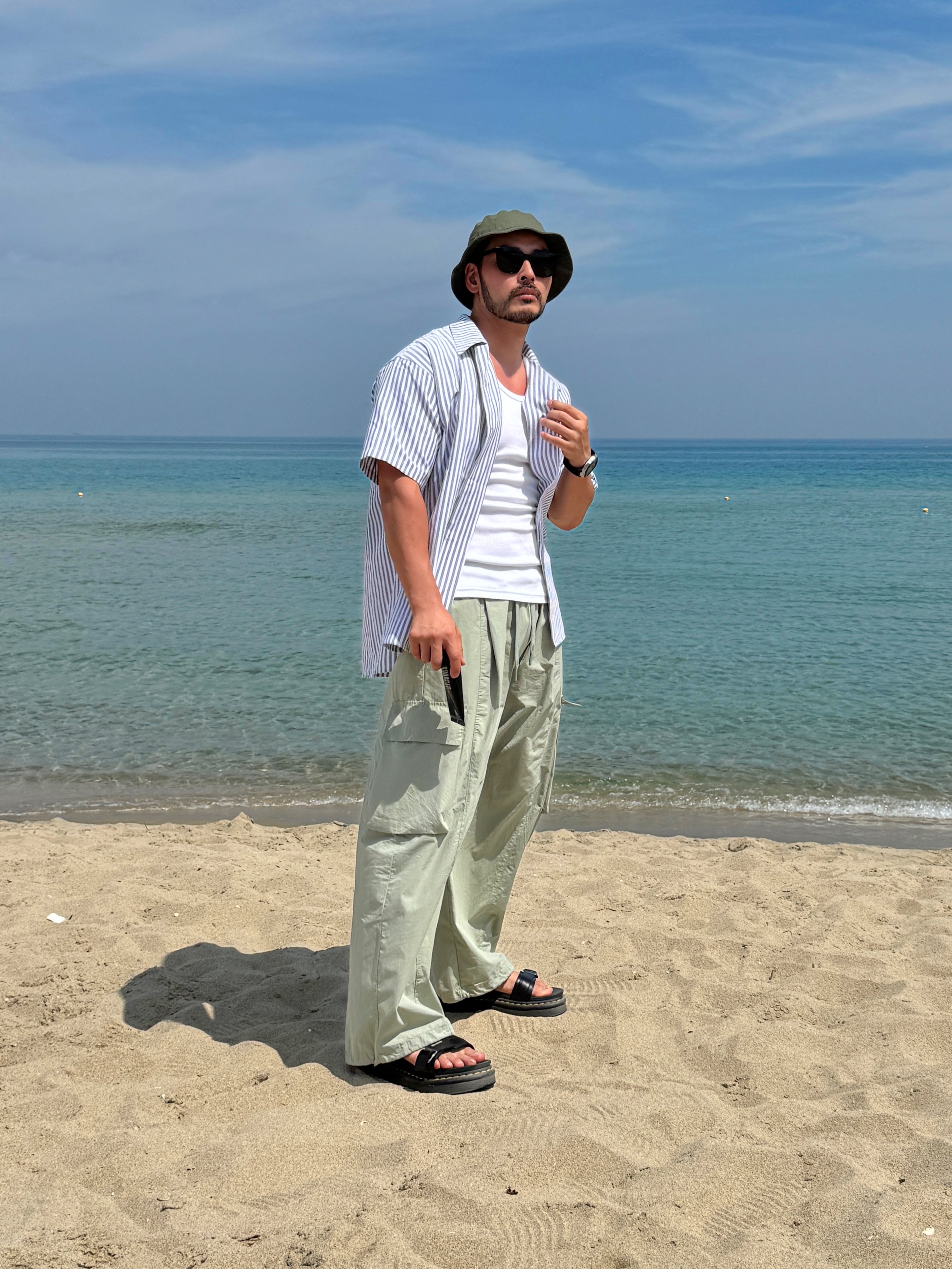 Dr. Martens Myles Sandal Black 착용 스타일 - 2