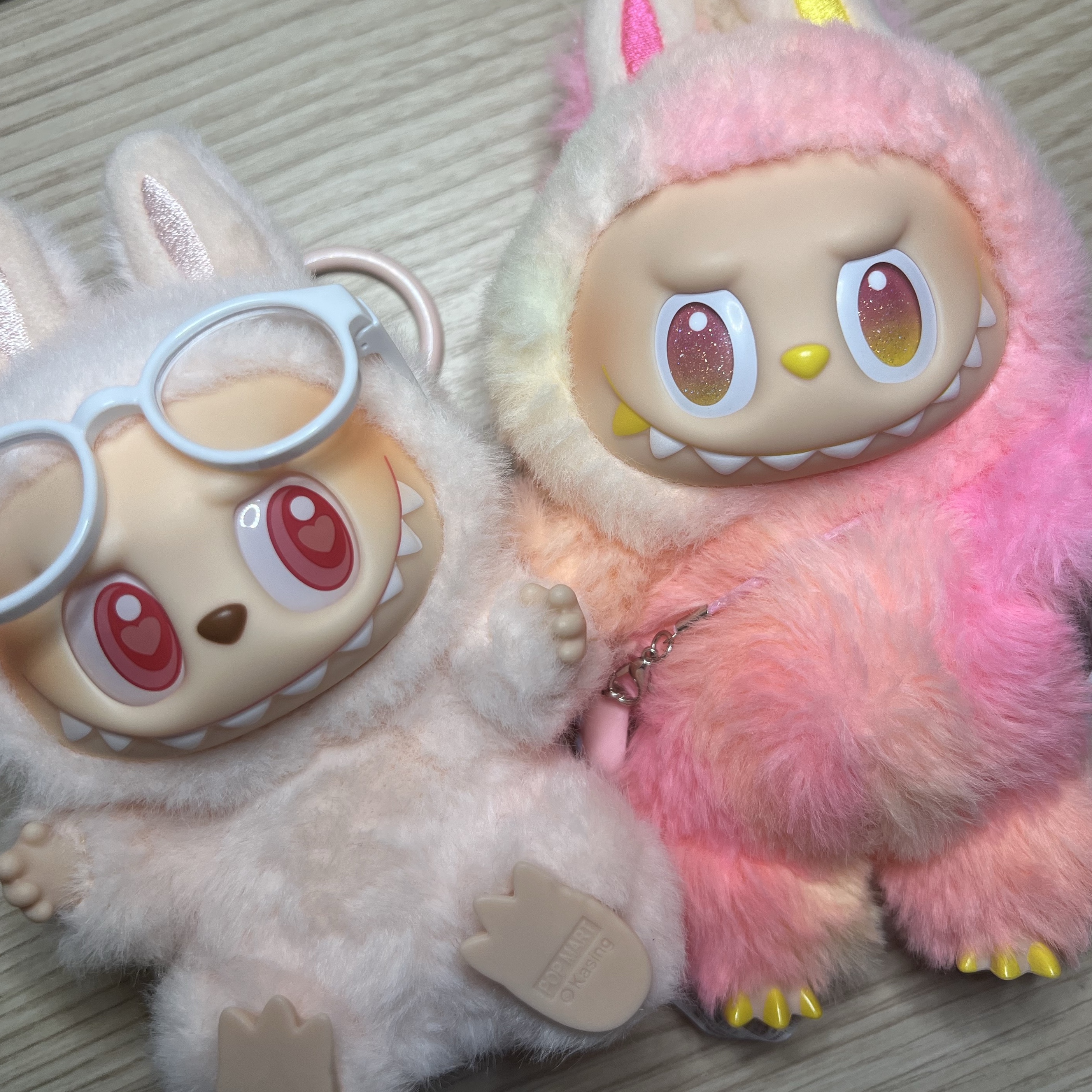 Pop Mart Labubu The Monsters Highlight Series Loyalty Keyring (Opened Case), Pop Mart Labubu Let's Play Together Doll Series Dada Keyring (Opened Case) 착용 스타일