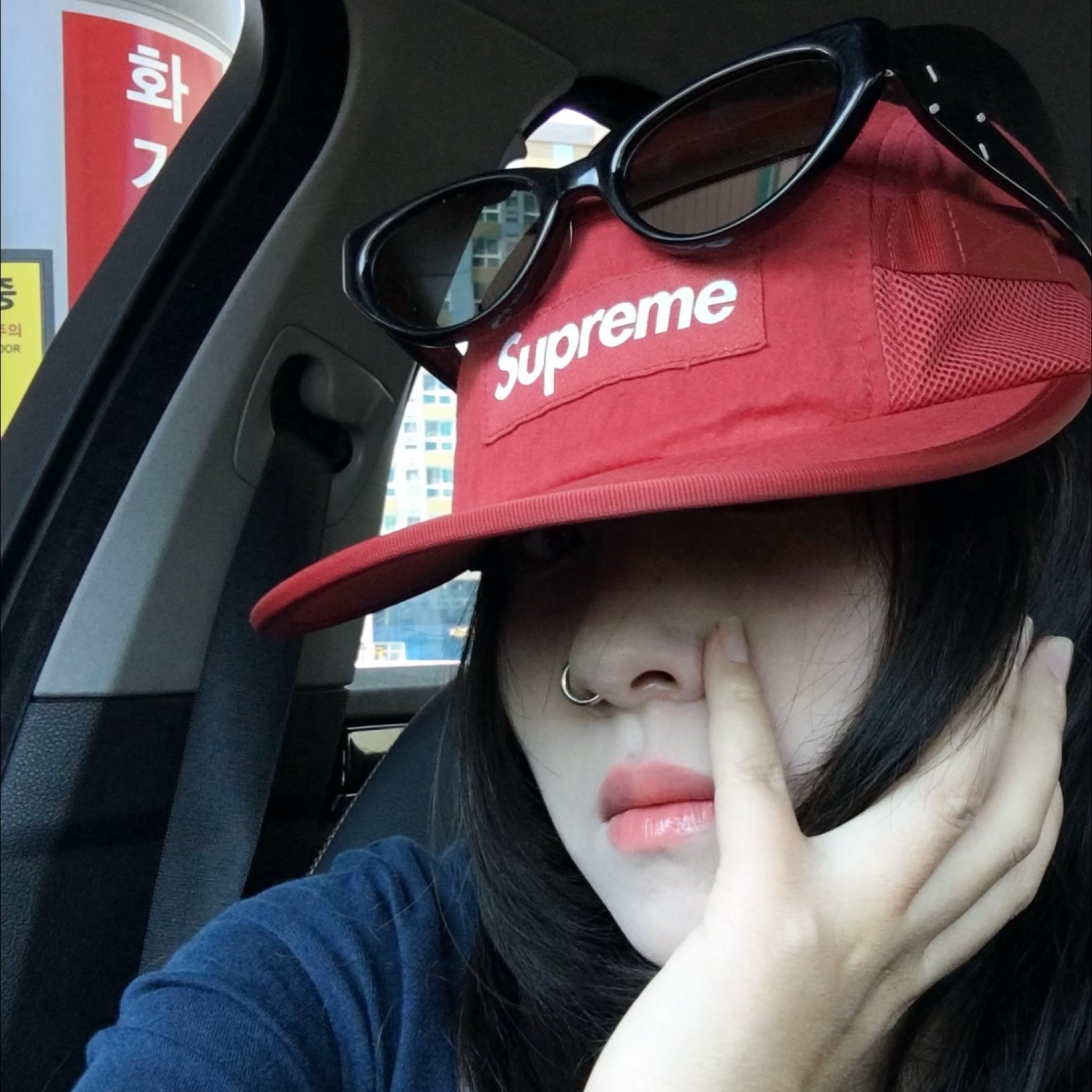 Supreme Mesh Pocket Camp Cap Red - 24FW, Gentle Monster x Maison Margiela MM206 Black Gray 착용 스타일 - 1