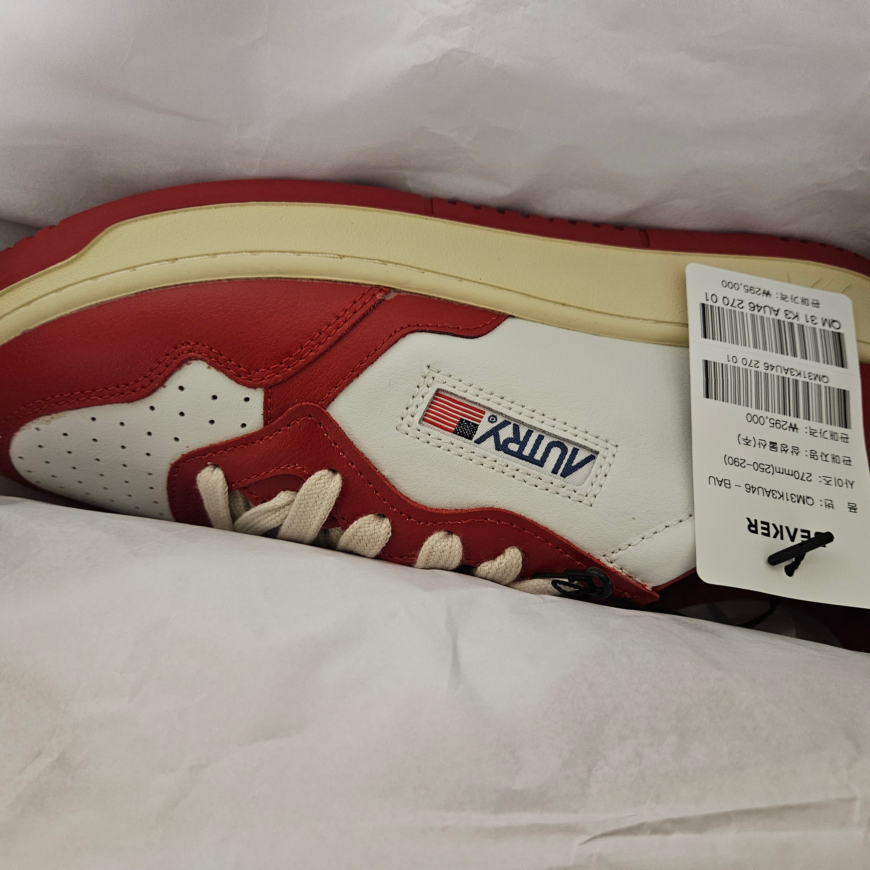 Autry Medalist Low Leather Sneakers Red White 착용 스타일