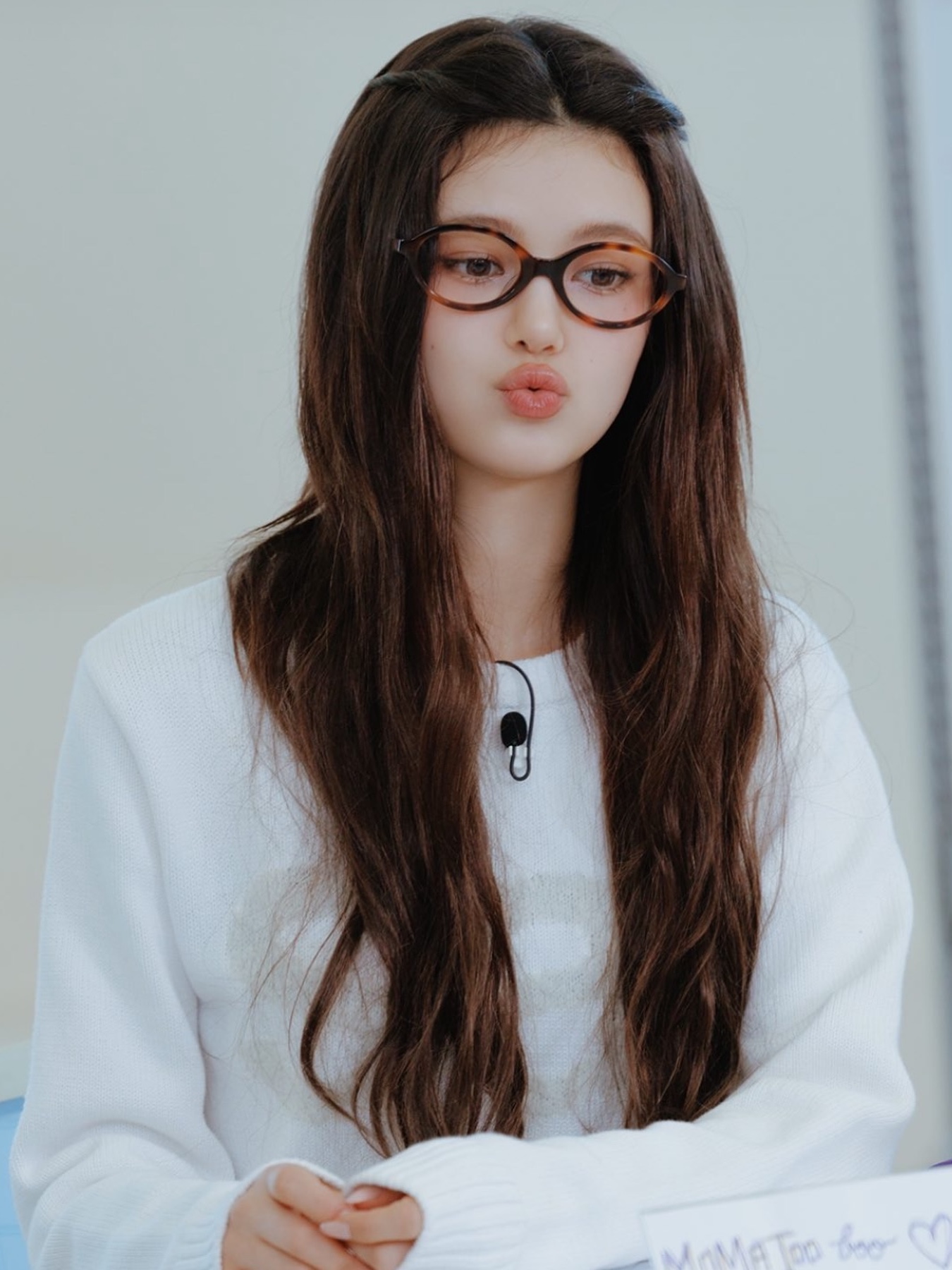 [KREAM 단독] Safarispot Women Basic Safari Knit White 착용 스타일