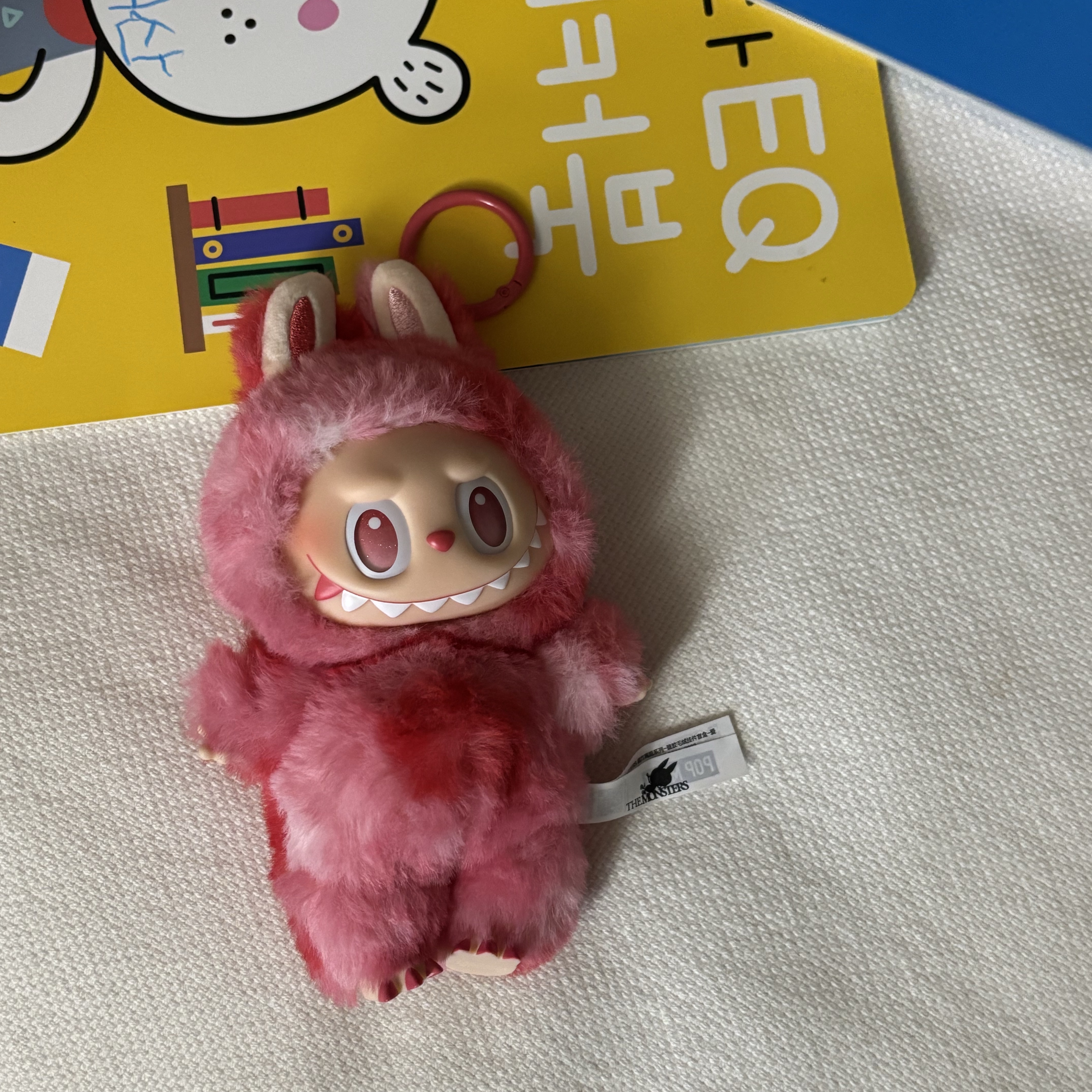 Pop Mart Labubu The Monsters Highlight Series Sealed Case (1 Blind Box) 착용 스타일