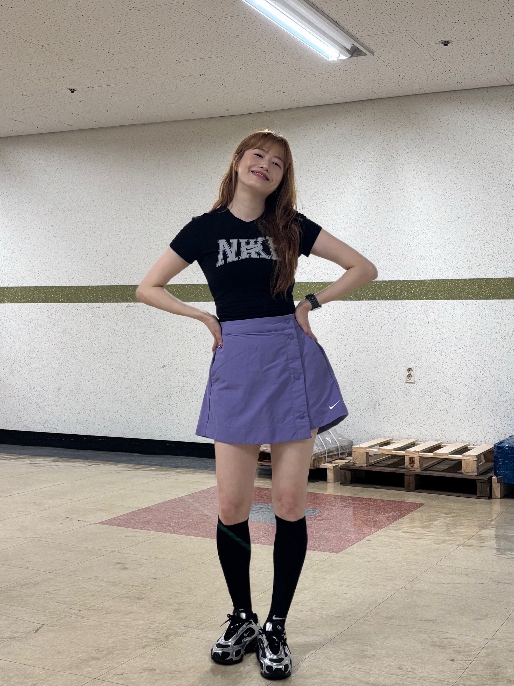 (W) Nike NSW Essential Woven Skort Dusty Amethyst White - Asia, (W) Nike Air Max Muse Black and Metallic Silver 착용 스타일 - 6