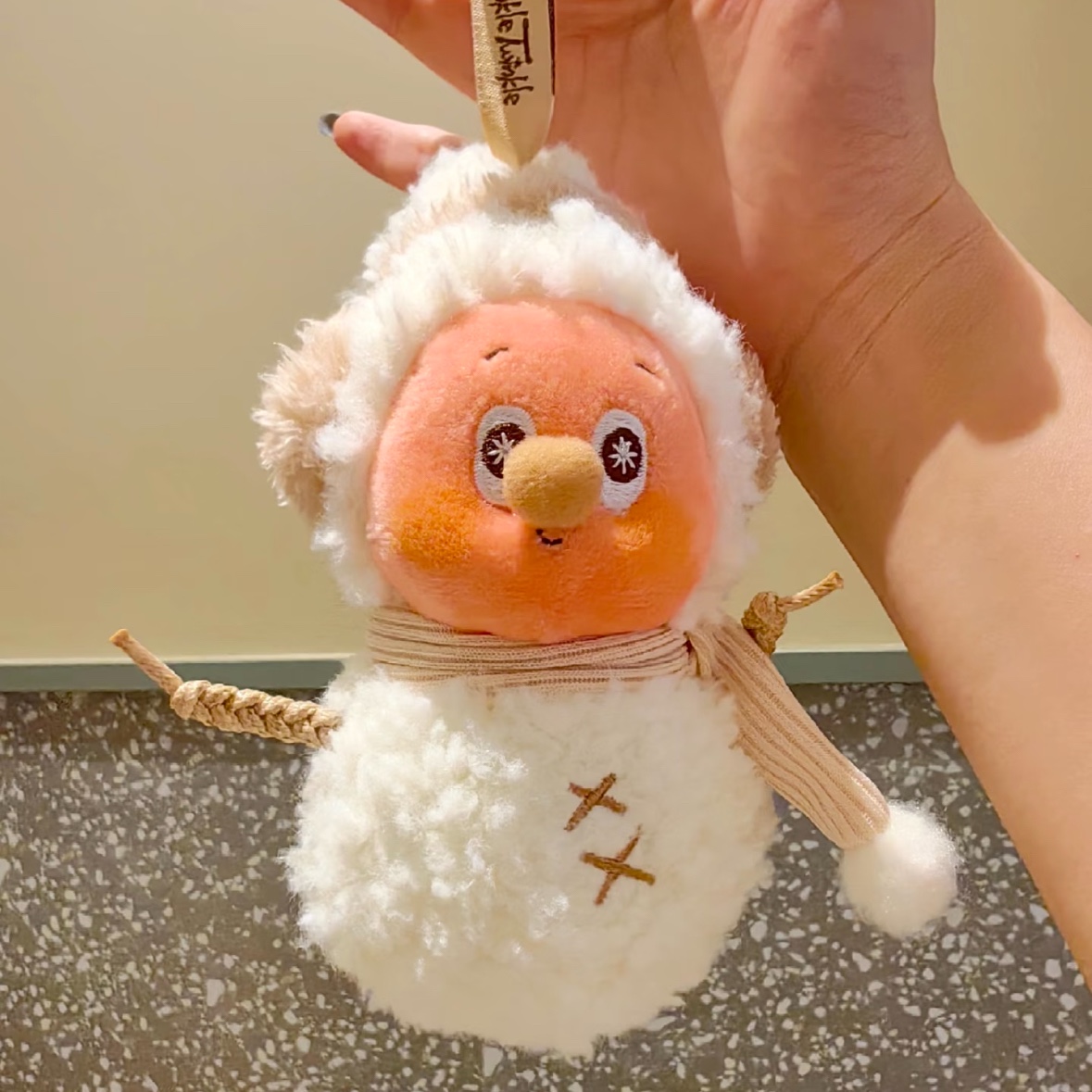 Pop Mart Twinkle Twinkle Sweet Dreams Forecast Series Plush Pendant Hug From Snowman (Opened Case) 착용 스타일