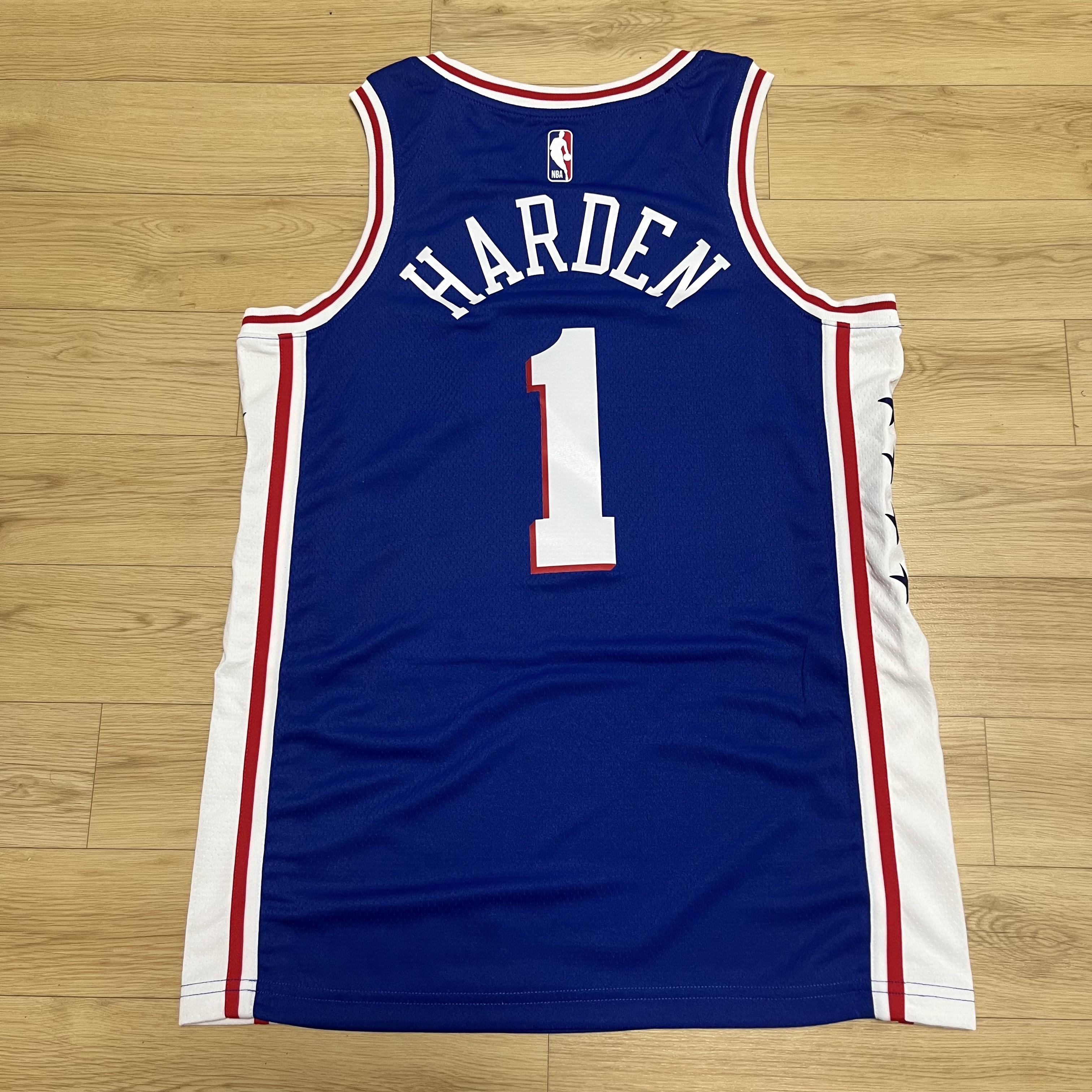 Nike James Harden Philadelphia 76ers Icon Edition NBA Swingman Jersey Blue 착용 스타일 - 2